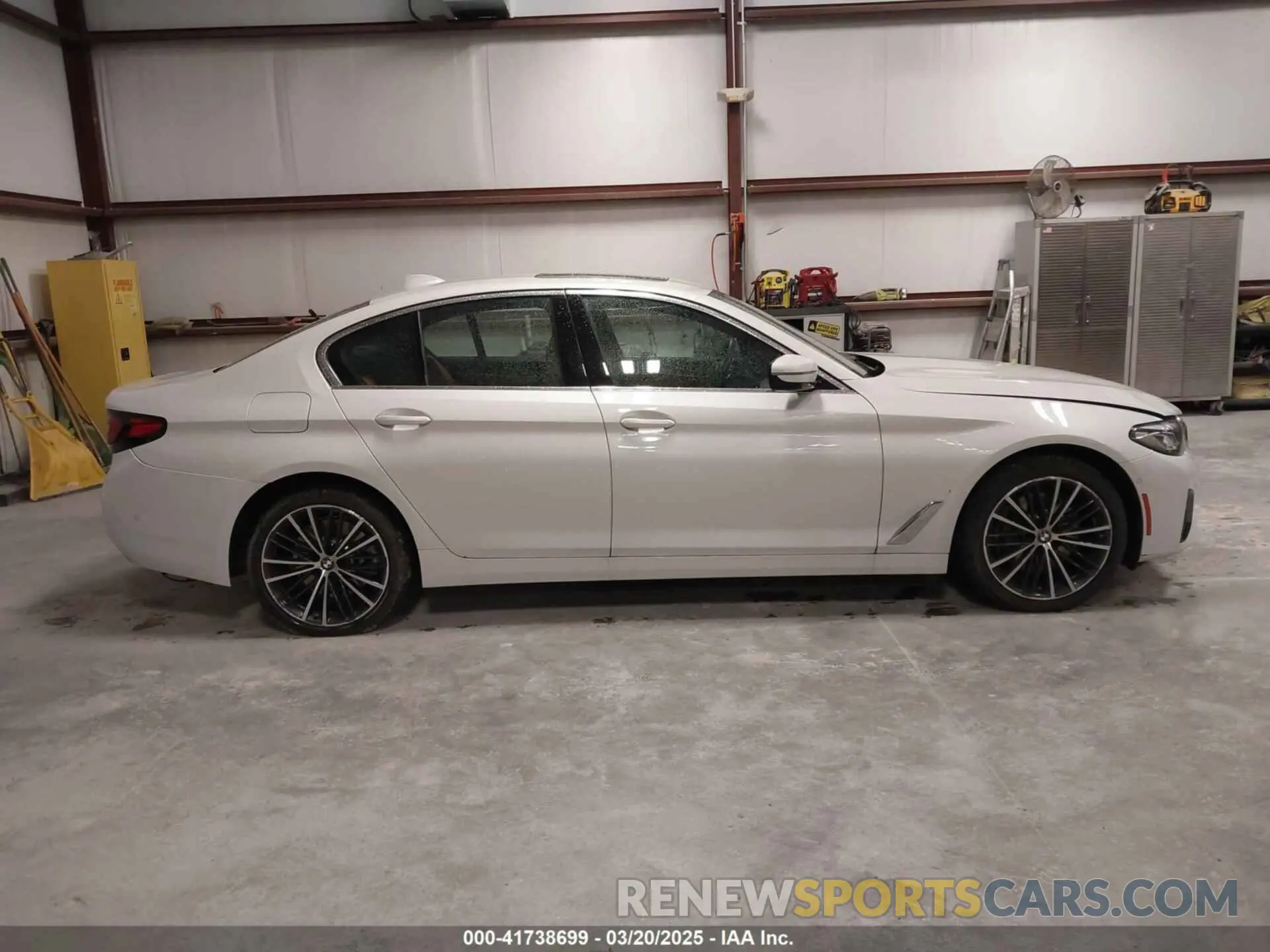 14 Photograph of a damaged car WBA73BJ0XMCF99803 BMW 540I 2021