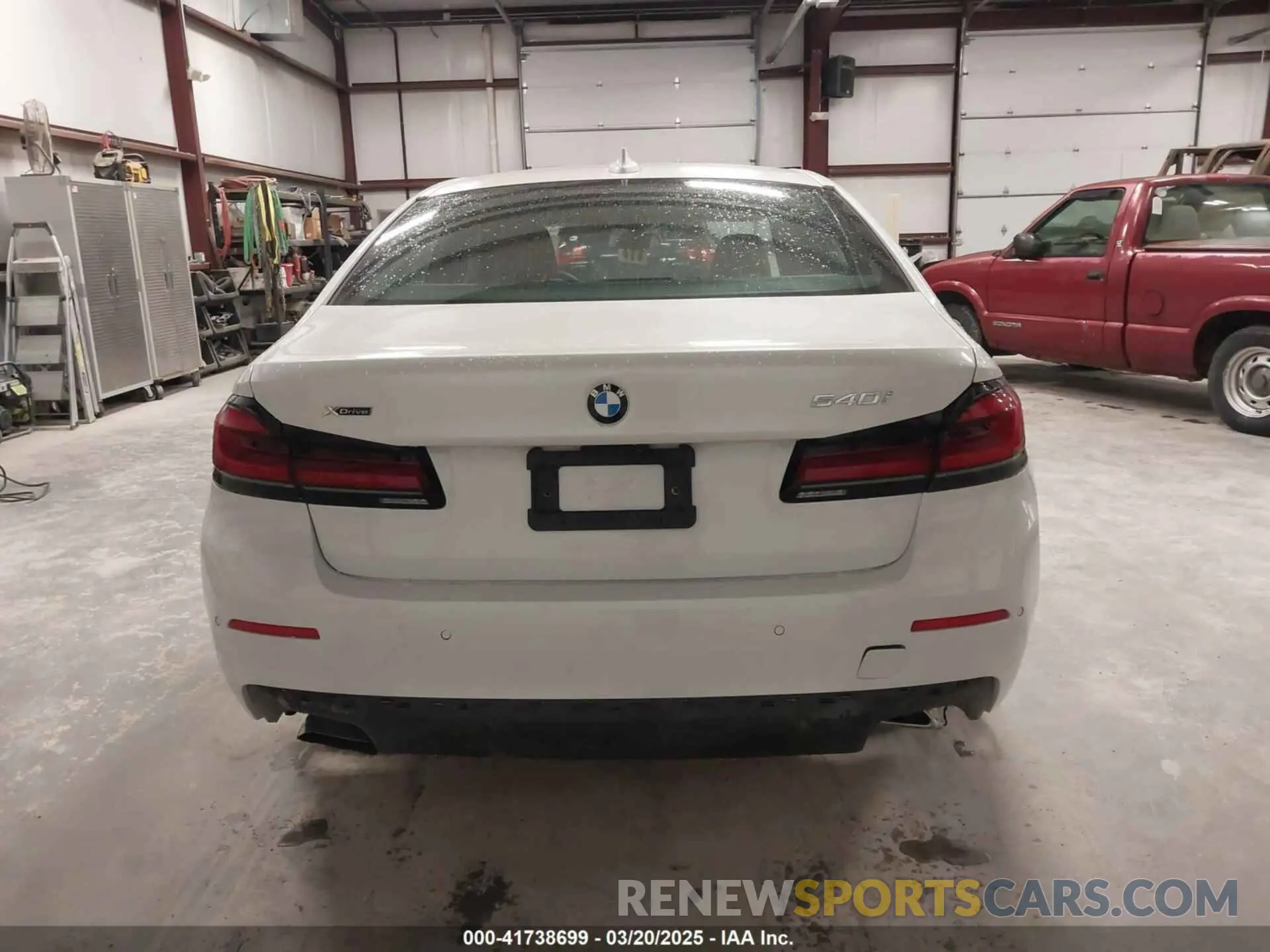 17 Photograph of a damaged car WBA73BJ0XMCF99803 BMW 540I 2021