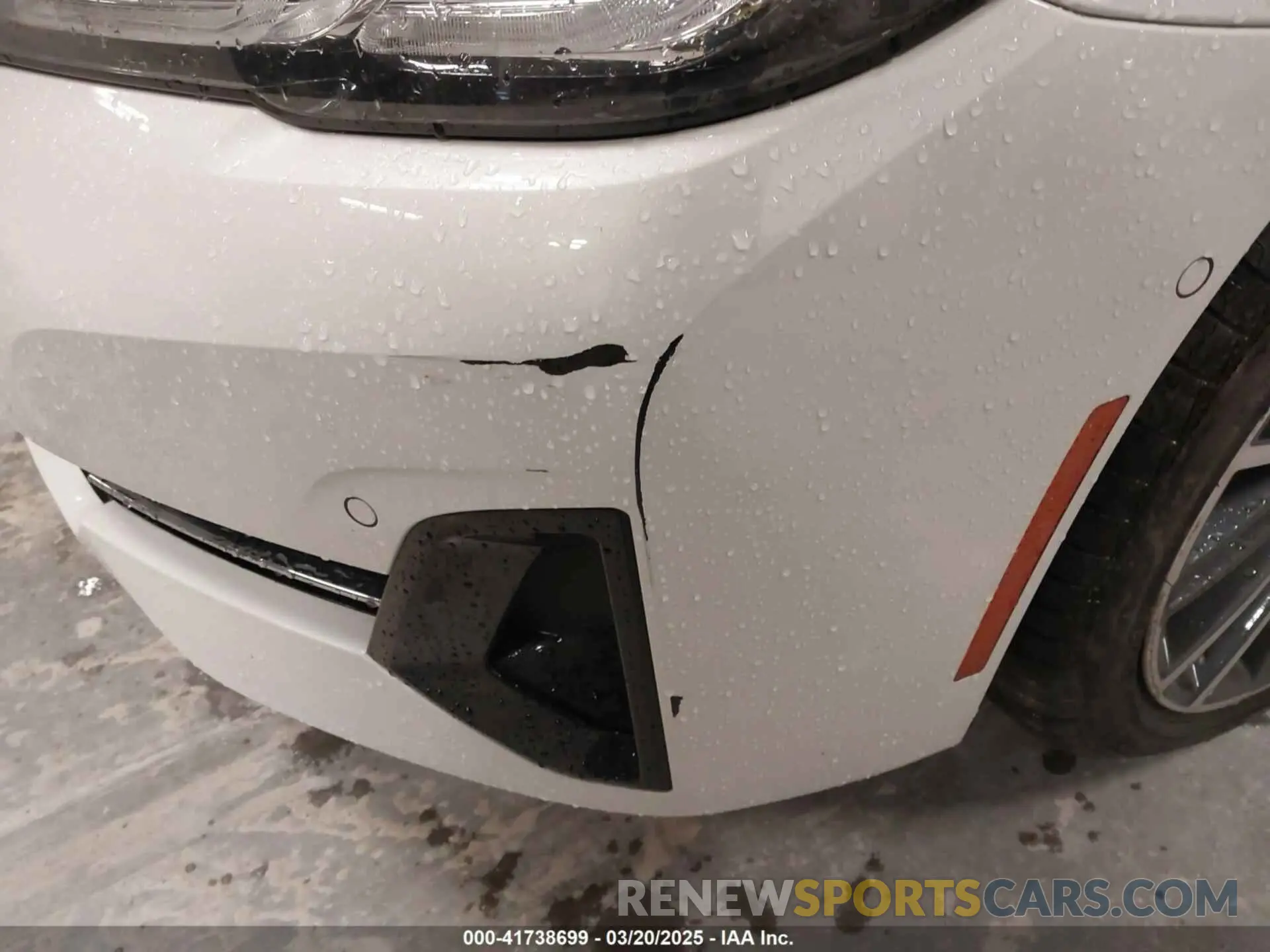 18 Photograph of a damaged car WBA73BJ0XMCF99803 BMW 540I 2021