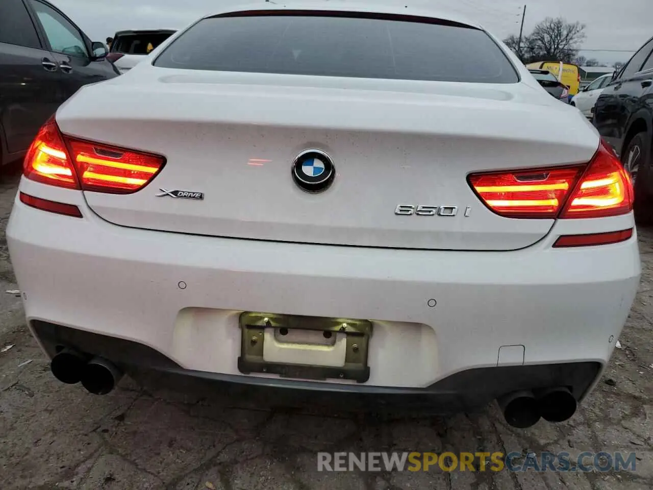 6 Photograph of a damaged car WBA6D6C57JG388875 BMW 6 SERIES 2018
