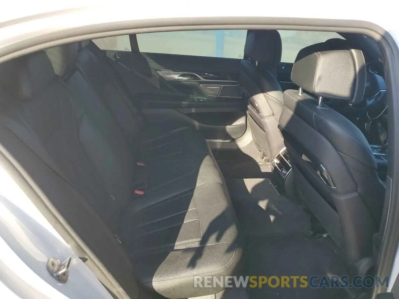 10 Photograph of a damaged car WBA7E2C51KB218262 BMW 7 SERIES 2019