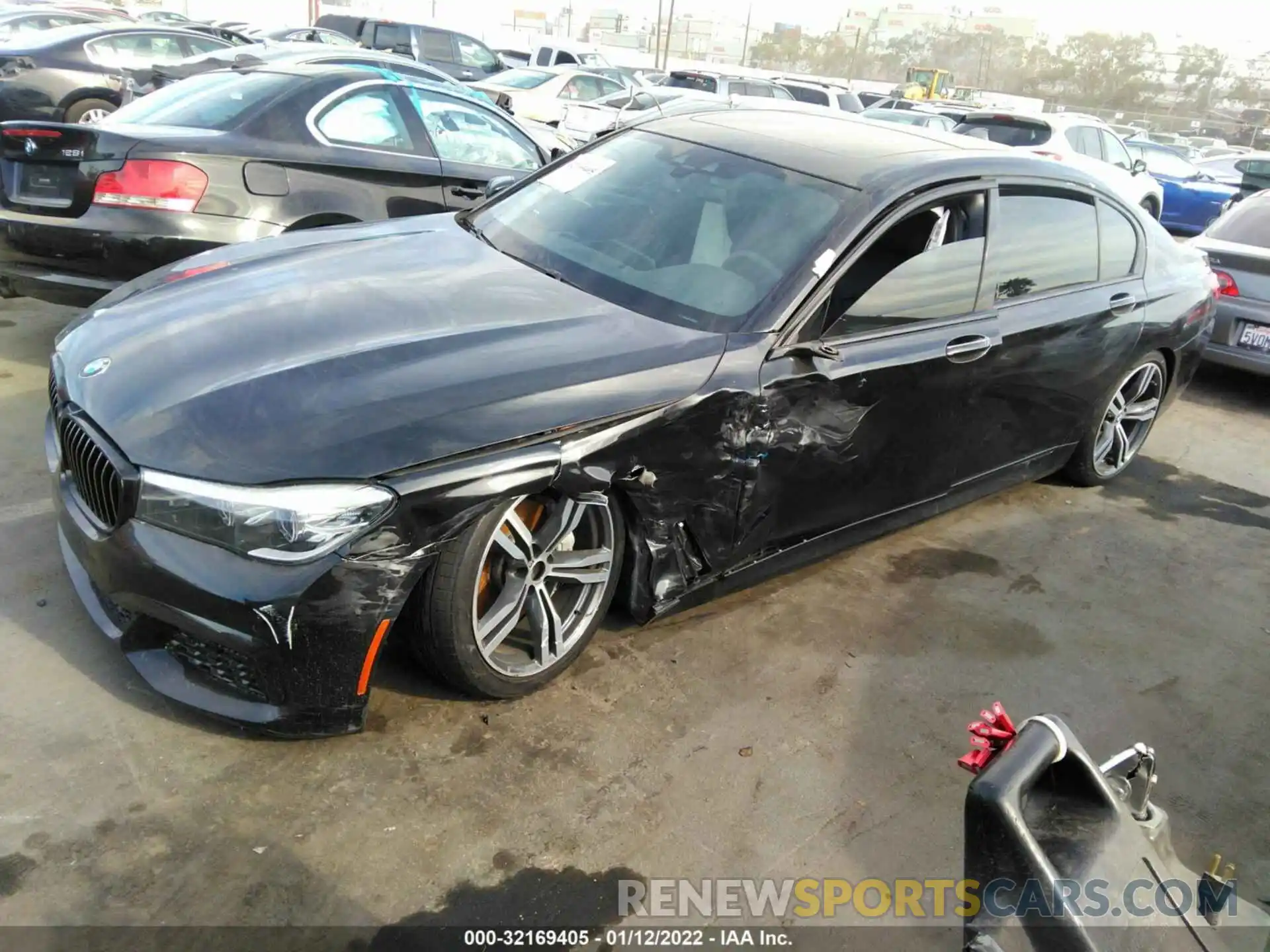 2 Photograph of a damaged car WBA7E2C54KB216943 BMW 7 SERIES 2019