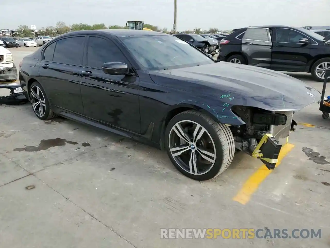 4 Photograph of a damaged car WBA7E2C55KB454204 BMW 7 SERIES 2019