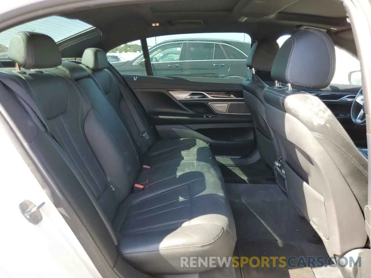 10 Photograph of a damaged car WBA7E2C5XKB218468 BMW 7 SERIES 2019