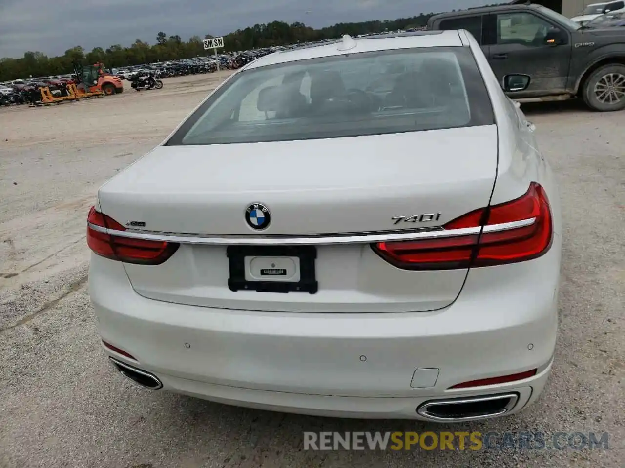 6 Photograph of a damaged car WBA7E4C55KGV28820 BMW 7 SERIES 2019