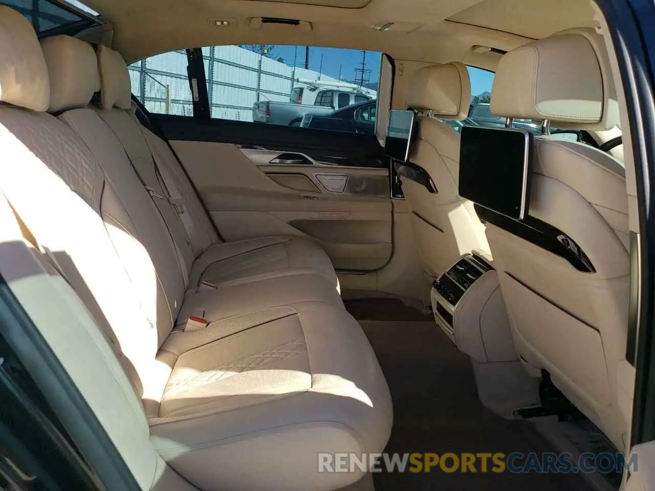 10 Photograph of a damaged car WBA7F0C52KGM25988 BMW 7 SERIES 2019