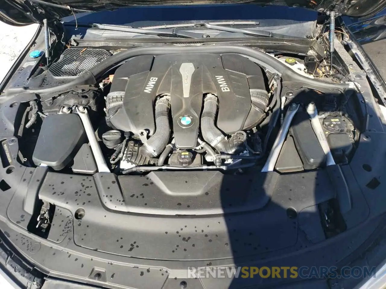 11 Photograph of a damaged car WBA7F0C52KGM25988 BMW 7 SERIES 2019