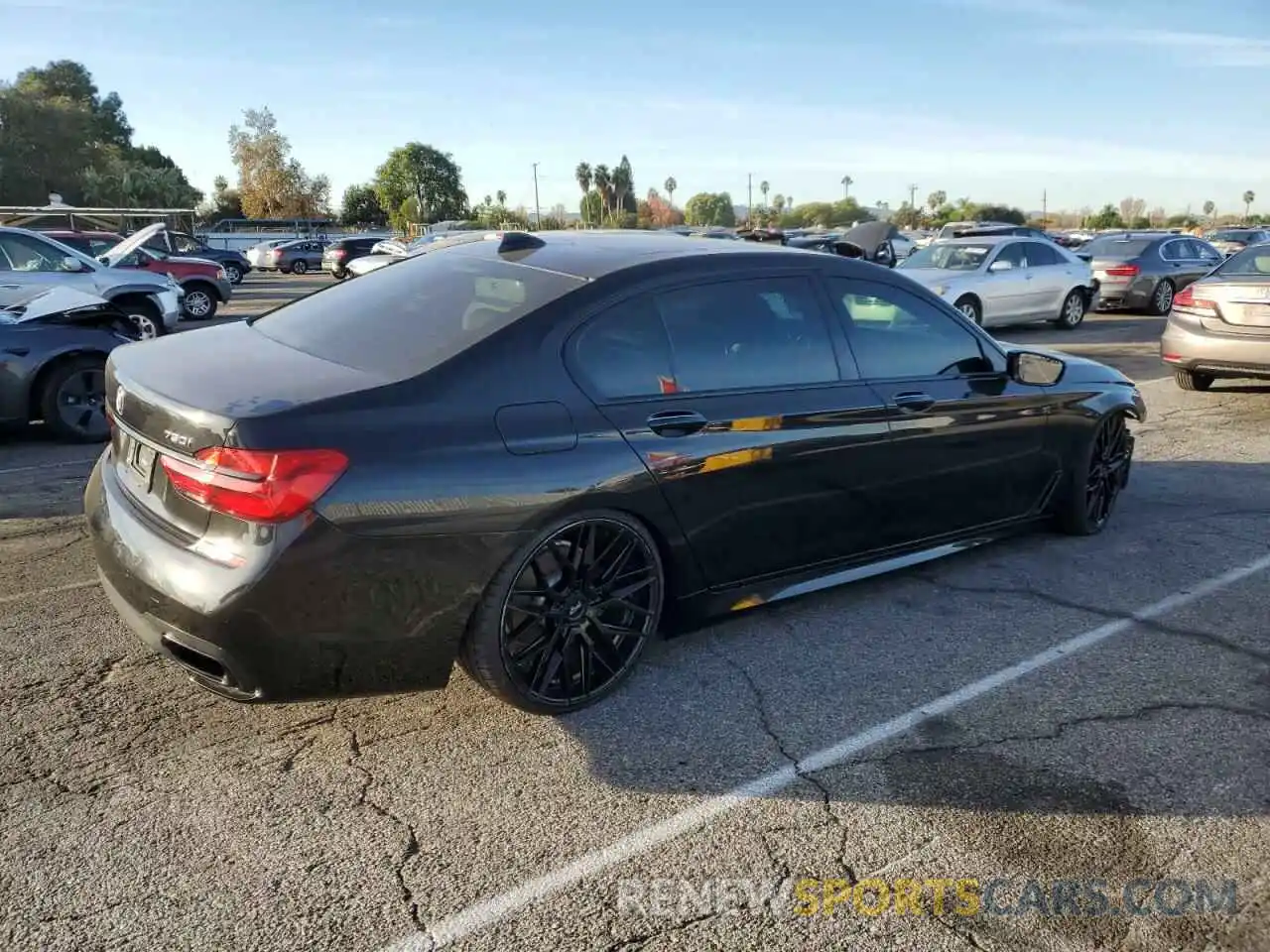 3 Photograph of a damaged car WBA7F0C55KGM25127 BMW 7 SERIES 2019