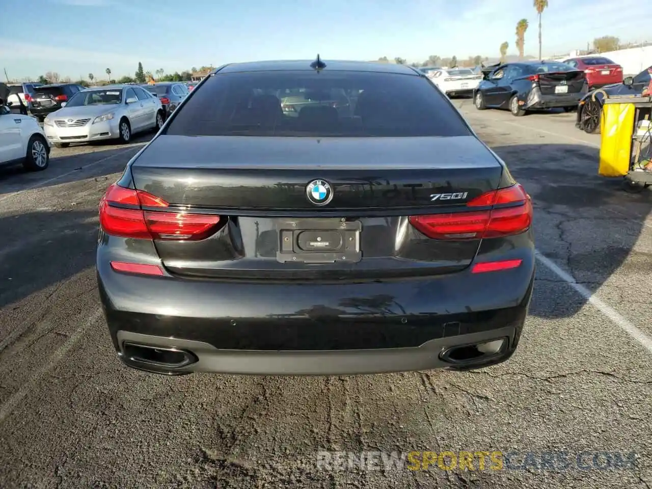 6 Photograph of a damaged car WBA7F0C55KGM25127 BMW 7 SERIES 2019