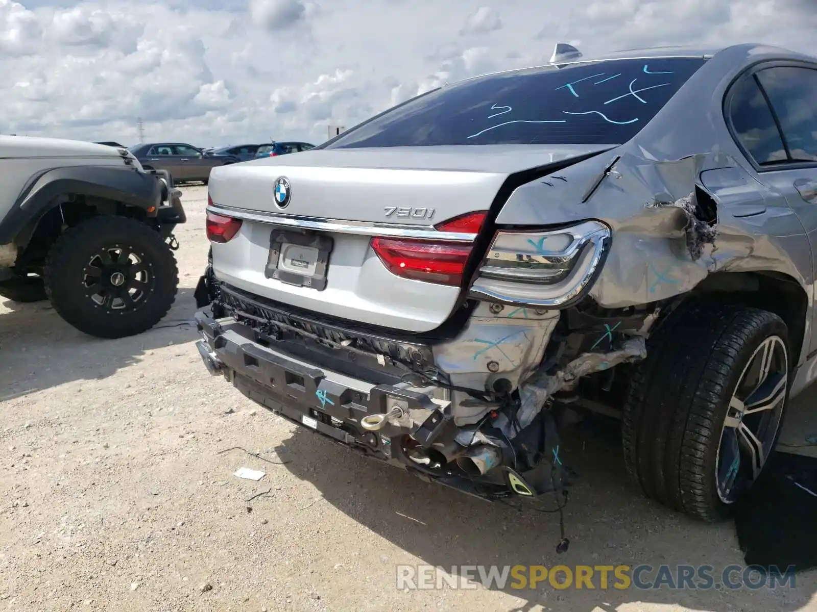 9 Photograph of a damaged car WBA7F0C55KGM25595 BMW 7 SERIES 2019