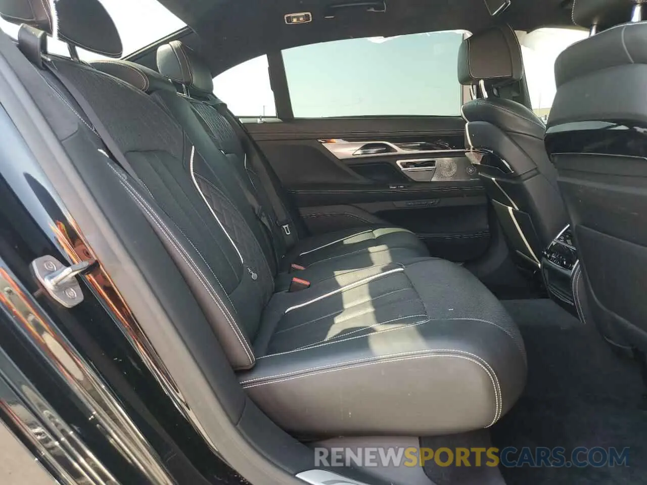 10 Photograph of a damaged car WBA7F0C57KGM25548 BMW 7 SERIES 2019
