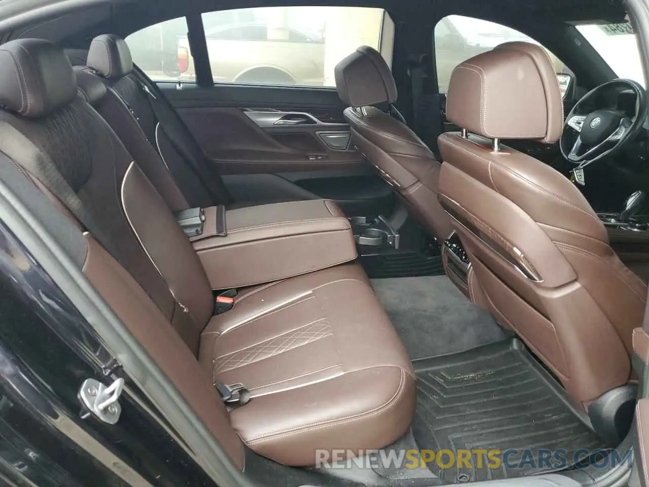 10 Photograph of a damaged car WBA7F0C5XKGM25026 BMW 7 SERIES 2019