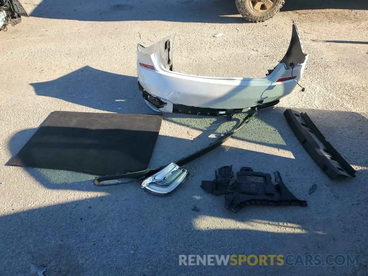 12 Photograph of a damaged car WBA7F0C5XKGM25897 BMW 7 SERIES 2019