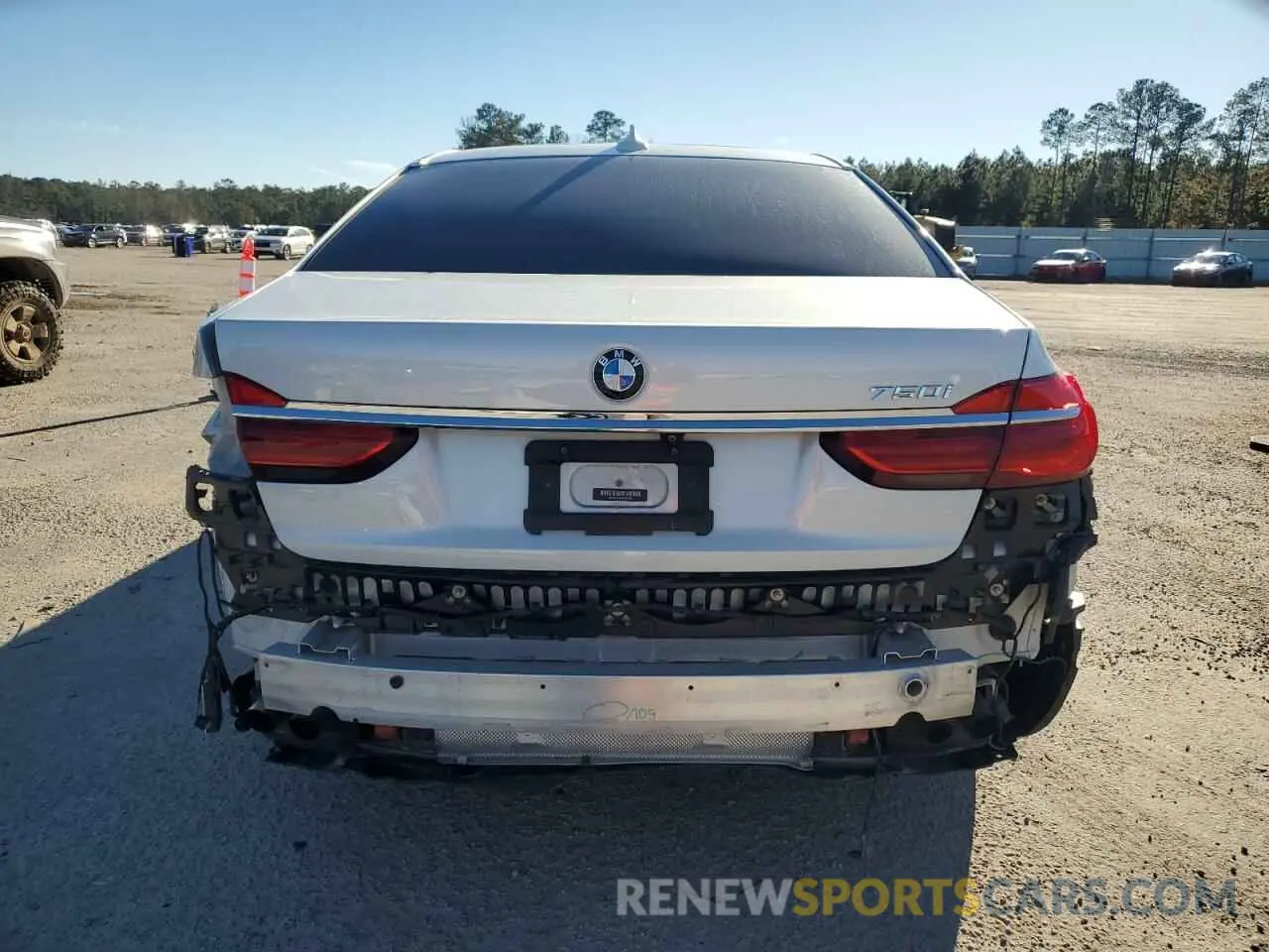 6 Photograph of a damaged car WBA7F0C5XKGM25897 BMW 7 SERIES 2019