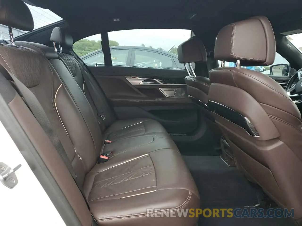 10 Photograph of a damaged car WBA7F2C50KB240685 BMW 7 SERIES 2019