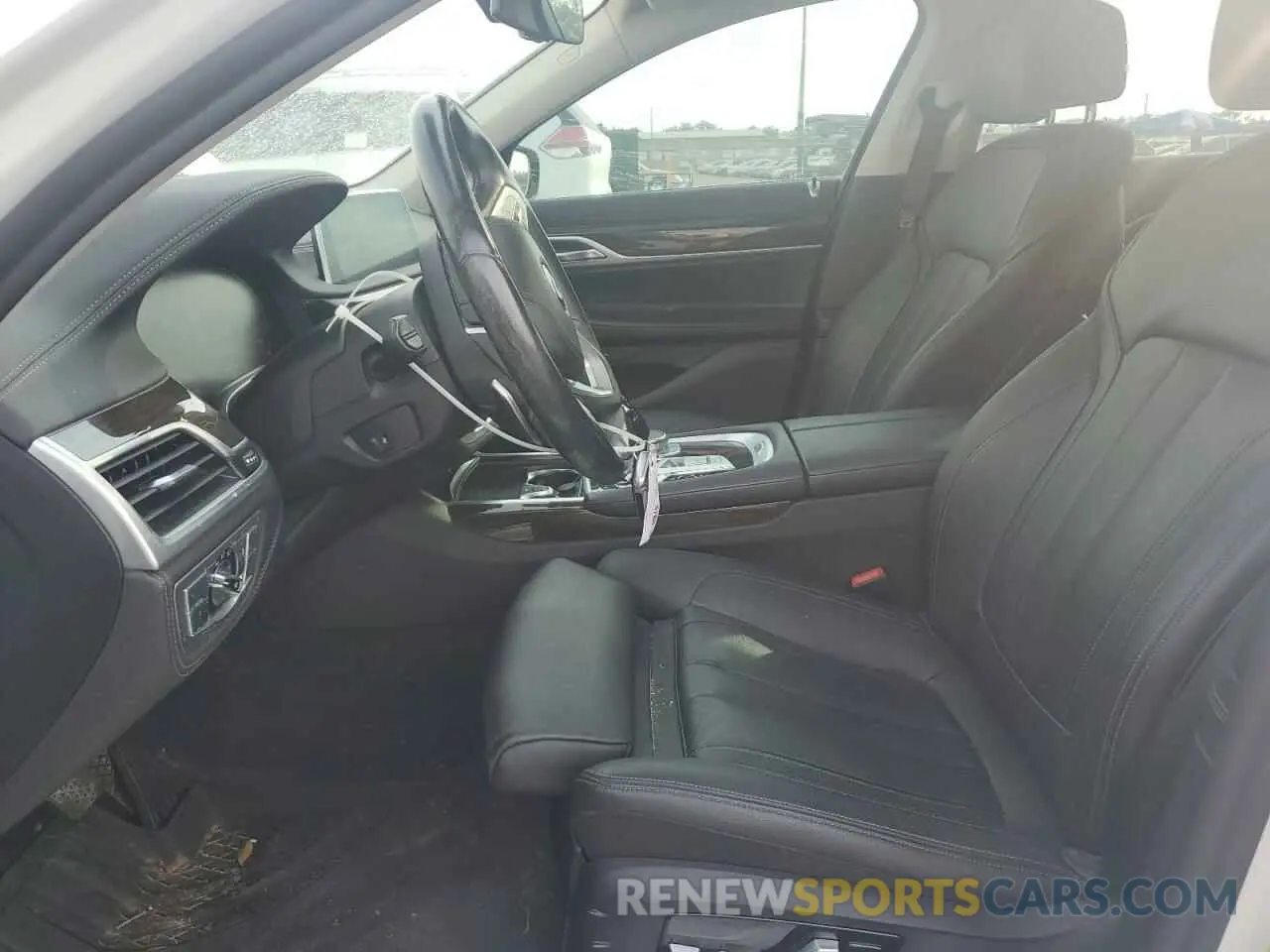 7 Photograph of a damaged car WBA7T2C09LGL17815 BMW 7 SERIES 2020