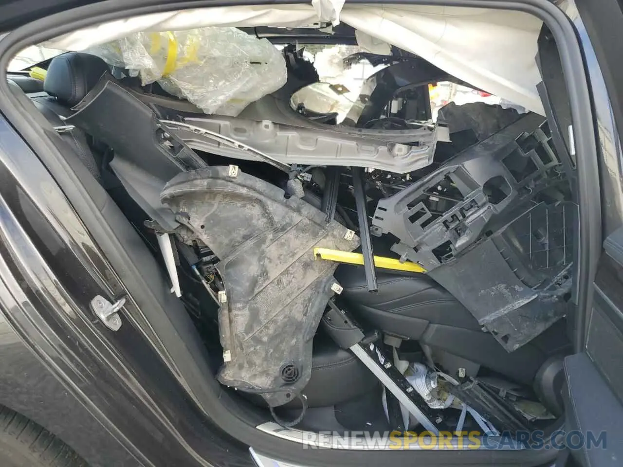 10 Photograph of a damaged car WBA7U2C01LGM27402 BMW 7 SERIES 2020