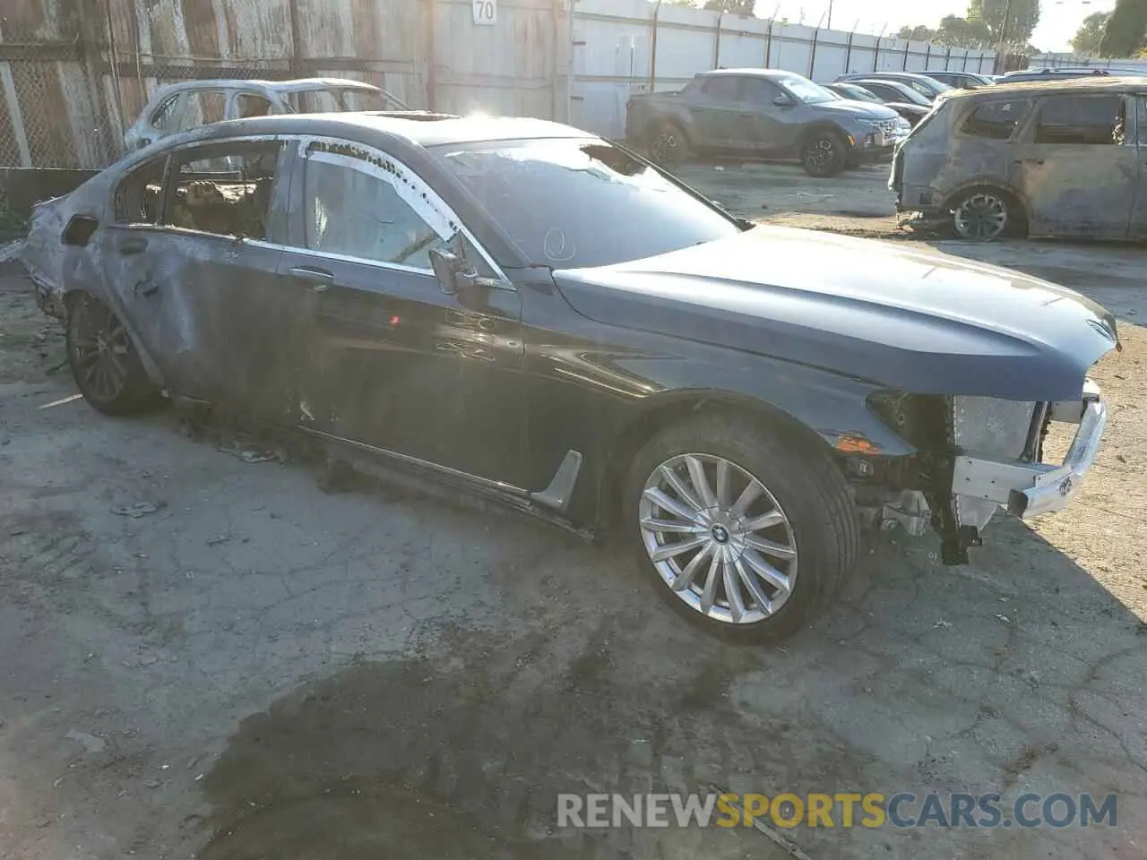 4 Photograph of a damaged car WBA7T2C06MCF47503 BMW 7 SERIES 2021