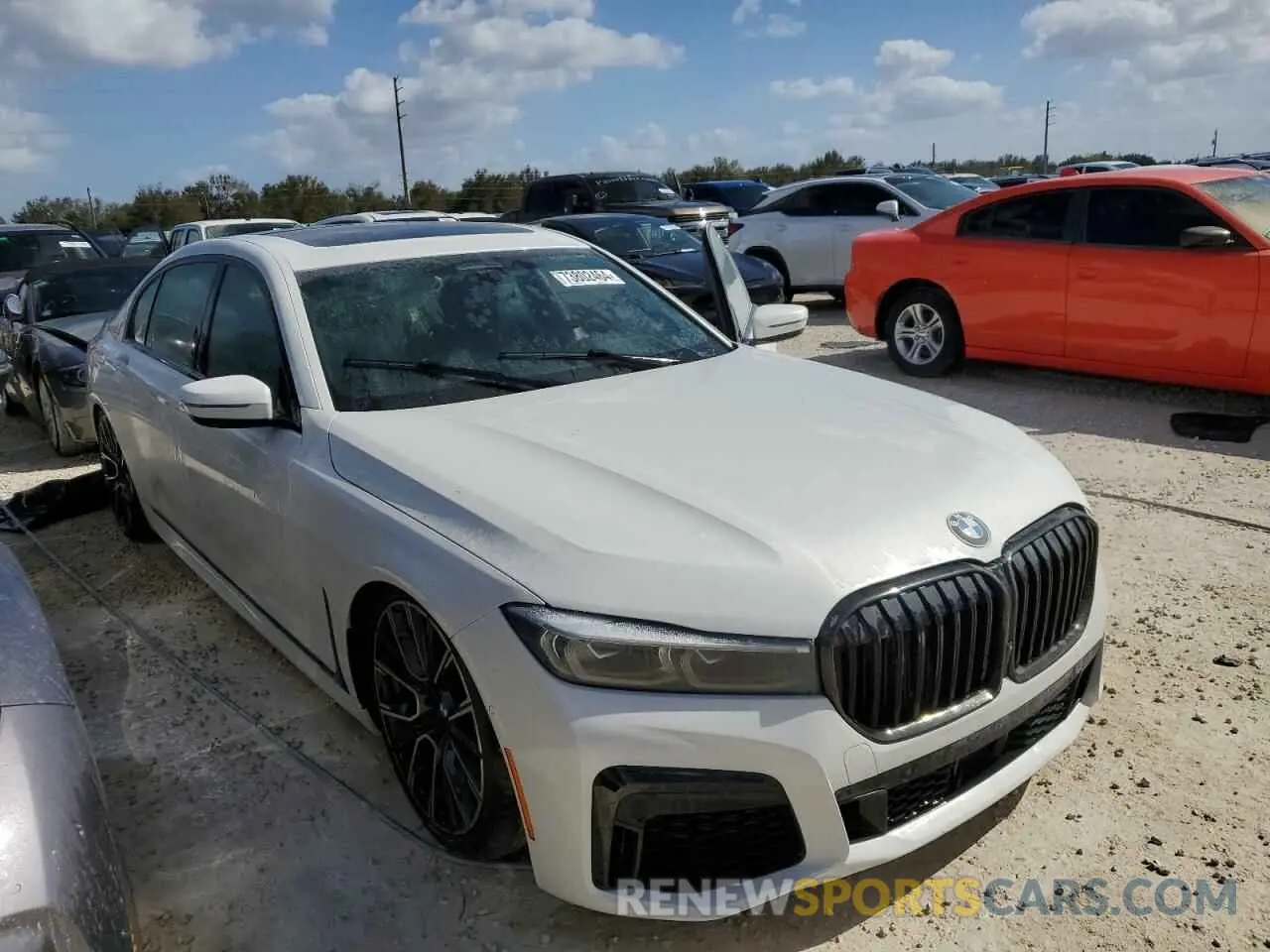 4 Photograph of a damaged car WBA7U2C04MCF45228 BMW 7 SERIES 2021