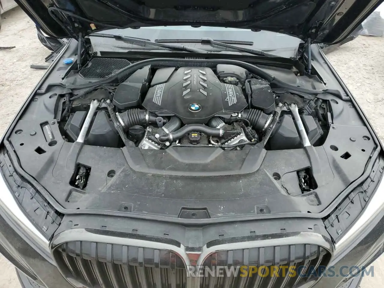 12 Photograph of a damaged car WBA7U2C05MCF78609 BMW 7 SERIES 2021