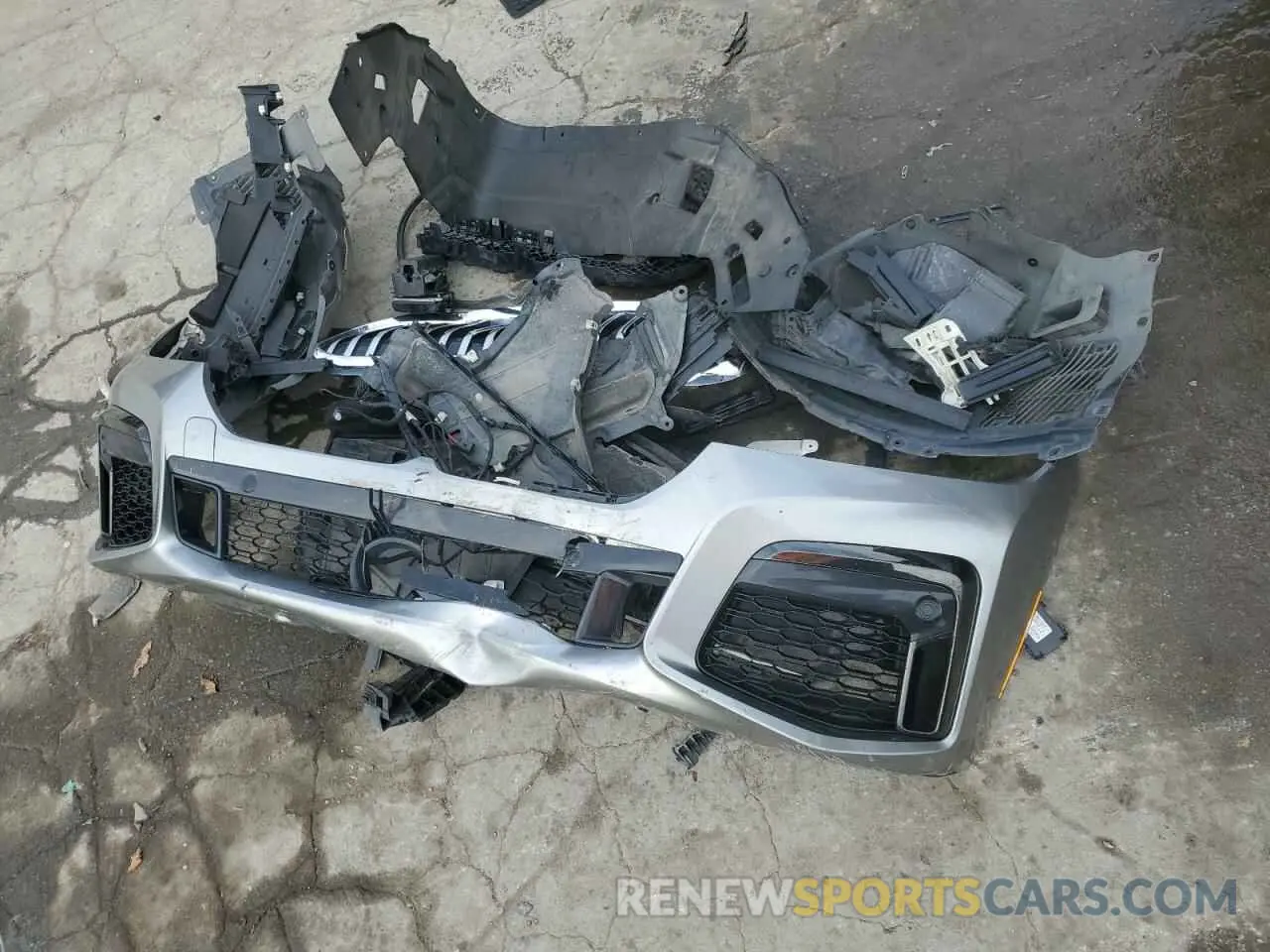 12 Photograph of a damaged car WBA7U2C08MCG23204 BMW 7 SERIES 2021
