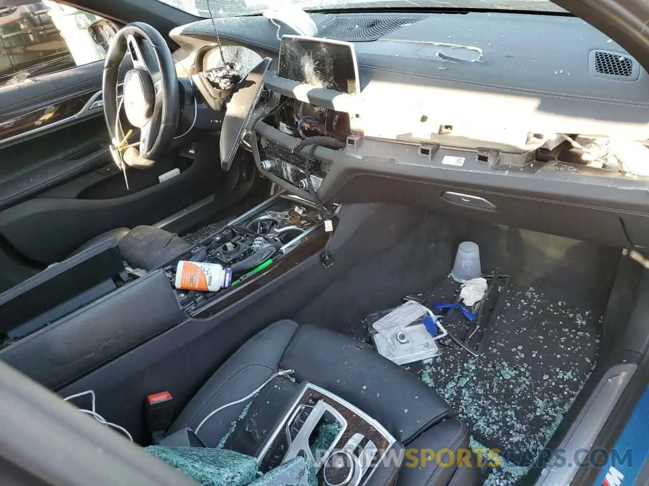 8 Photograph of a damaged car WBA7T2C06NCH42745 BMW 7 SERIES 2022