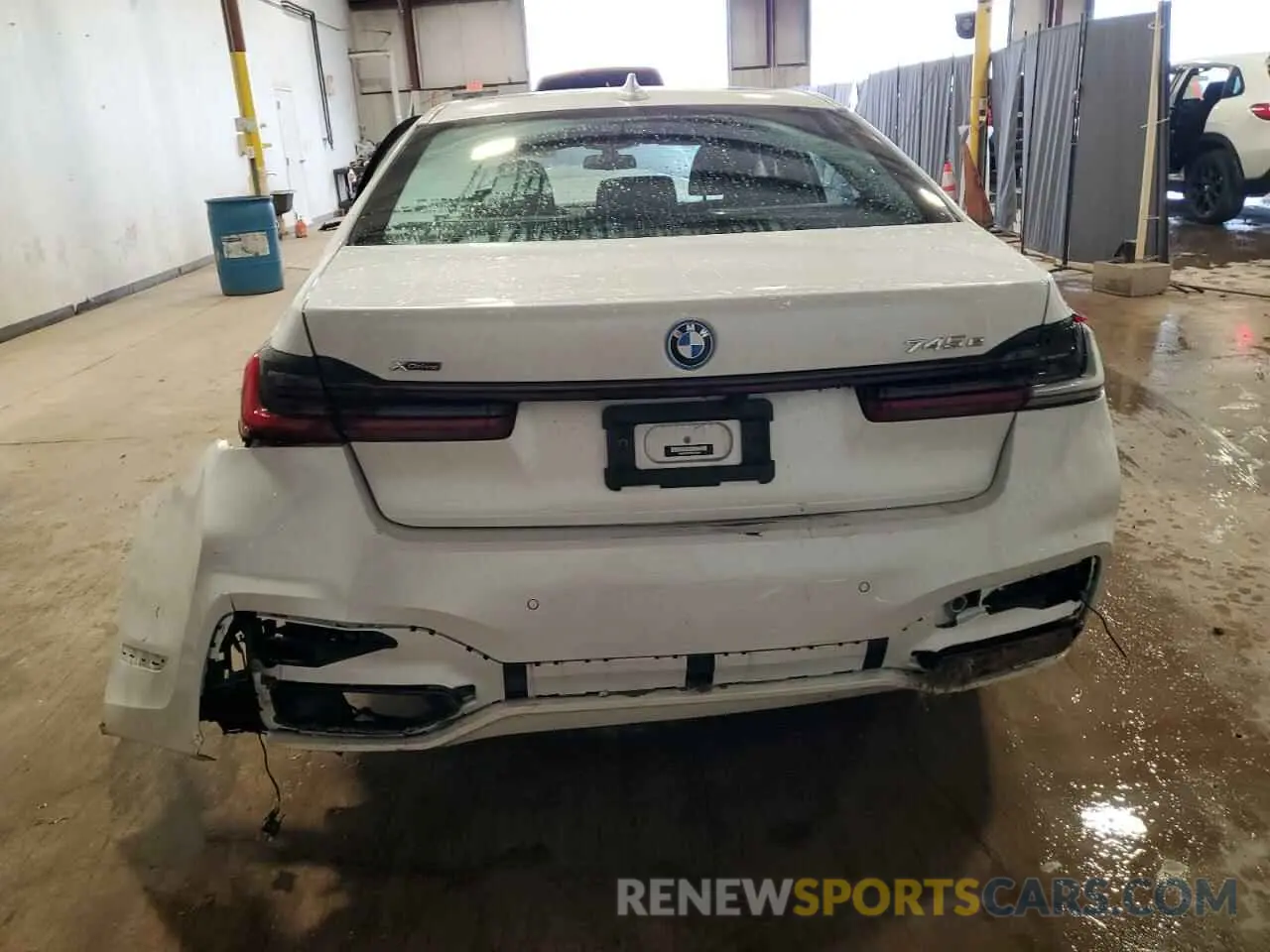 6 Photograph of a damaged car WBA7W4C08NCH89469 BMW 7 SERIES 2022