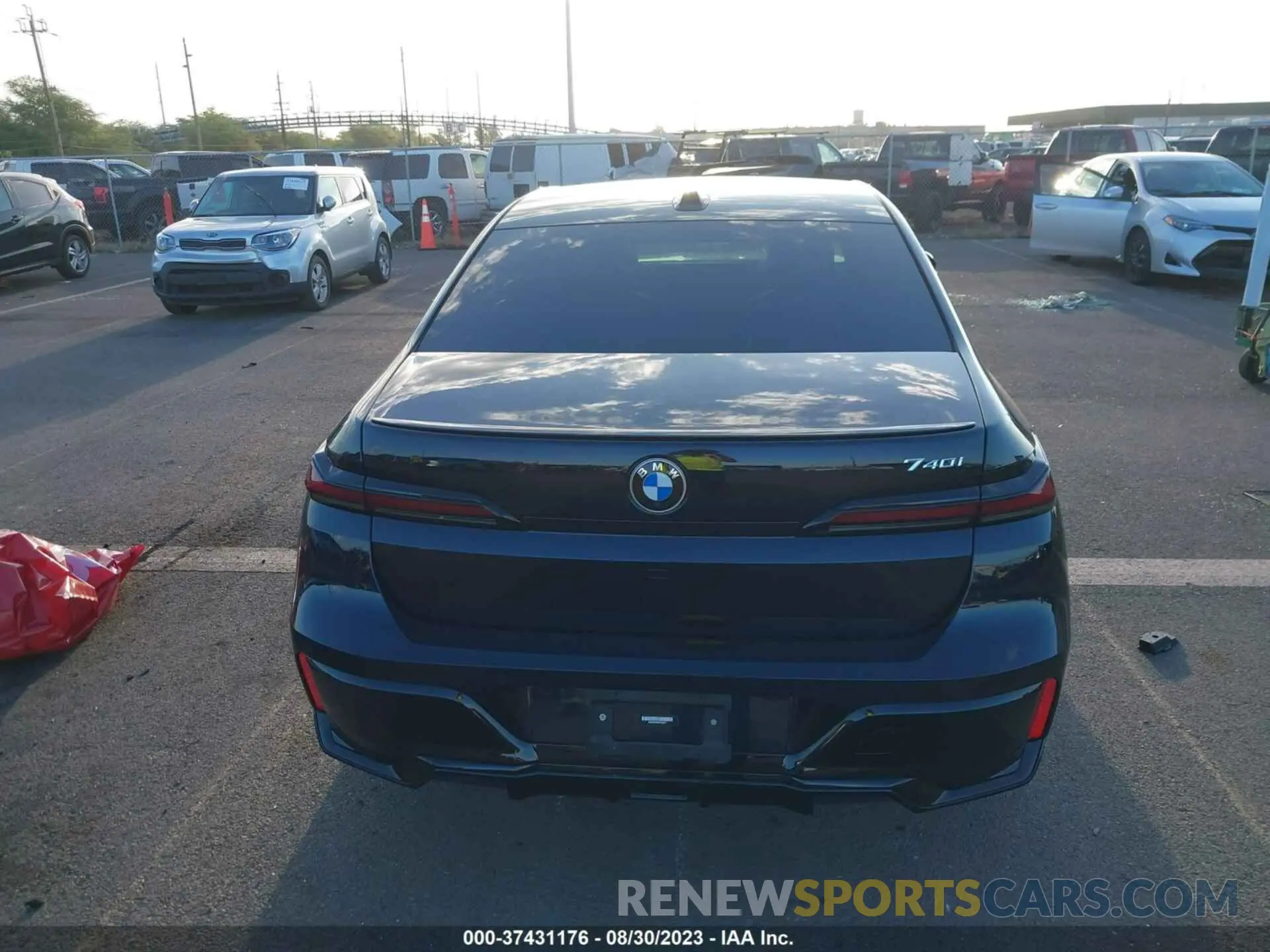 17 Photograph of a damaged car WBA23EH00PCL69917 BMW 7 SERIES 2023