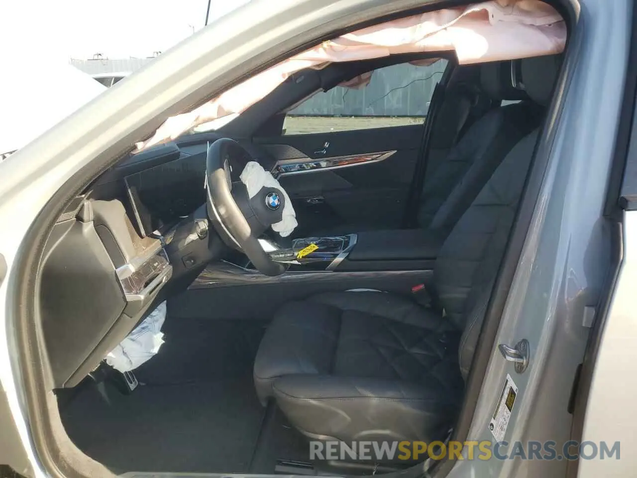 7 Photograph of a damaged car WBA23EH04RCR48184 BMW 7 SERIES 2024