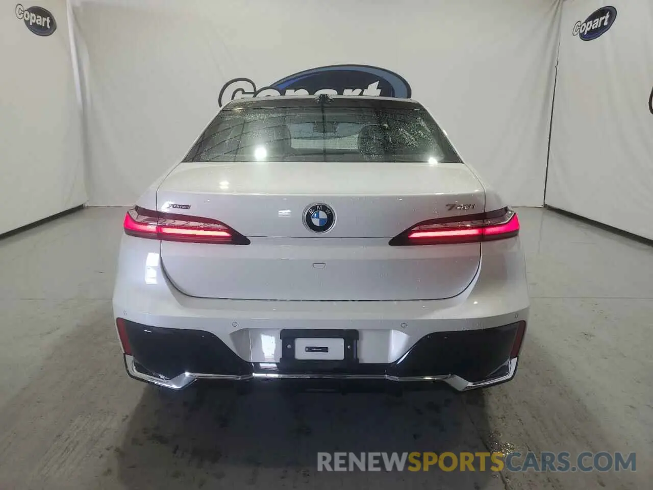 6 Photograph of a damaged car WBA33EH06RCS76214 BMW 7 SERIES 2024
