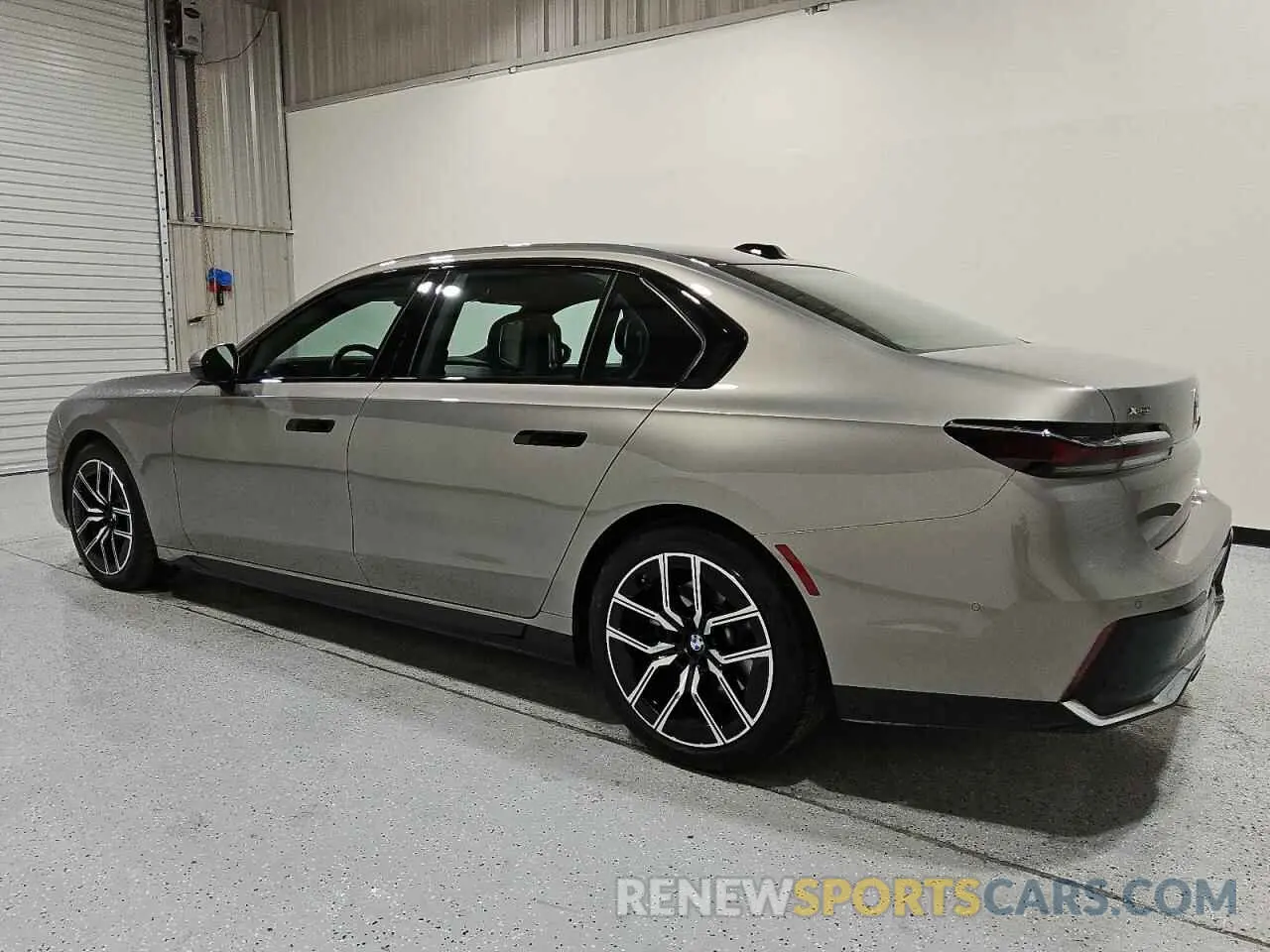 2 Photograph of a damaged car WBA33EH08RCS18086 BMW 7 SERIES 2024