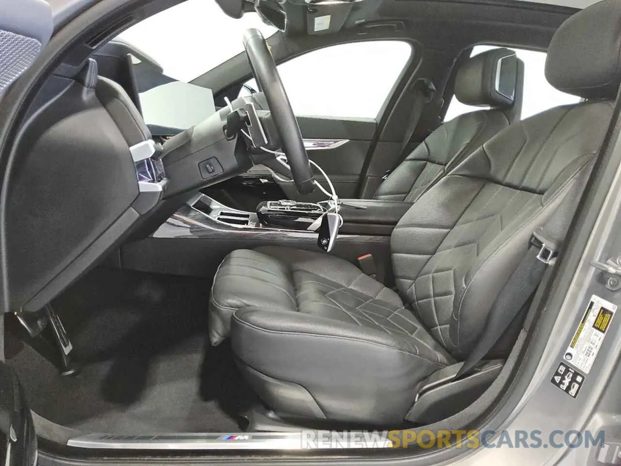 7 Photograph of a damaged car WBA33EH08RCS18086 BMW 7 SERIES 2024