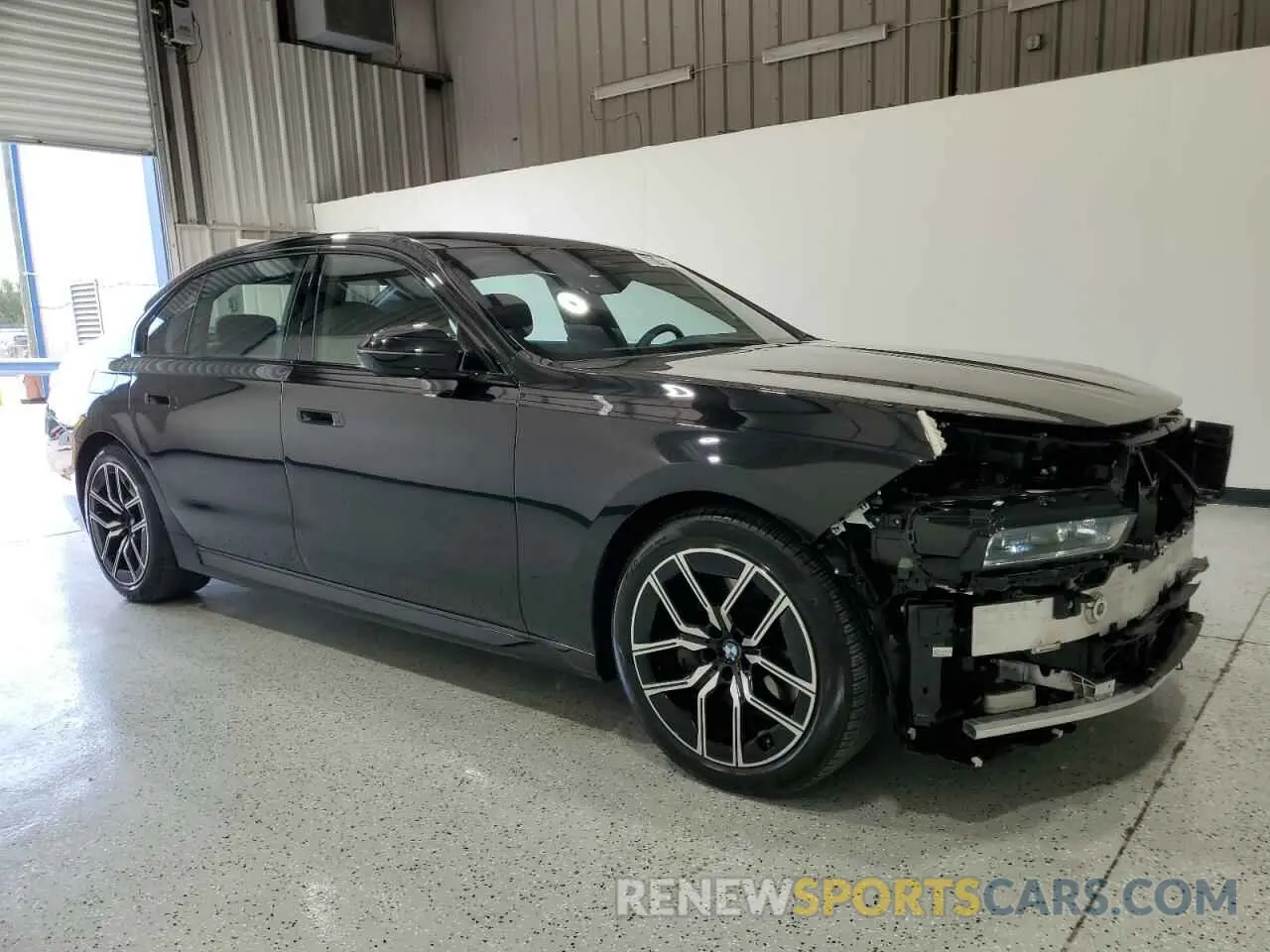 4 Photograph of a damaged car WBA23EH06SCU48324 BMW 7 SERIES 2025