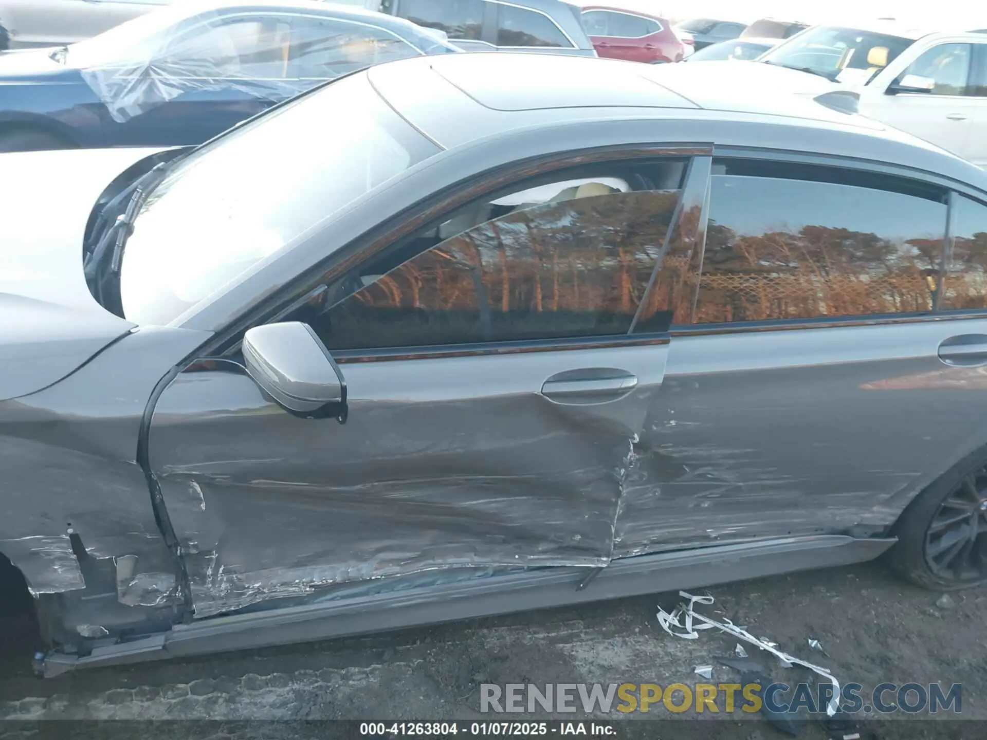 14 Photograph of a damaged car WBA7T2C05NCH26018 BMW 740 2022