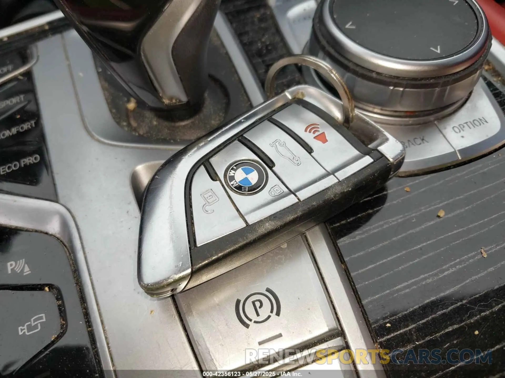 11 Photograph of a damaged car WBA7T2C06NCH07316 BMW 740 2022