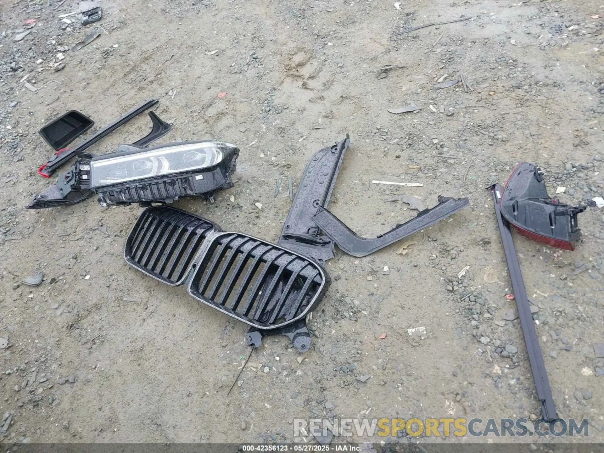 12 Photograph of a damaged car WBA7T2C06NCH07316 BMW 740 2022