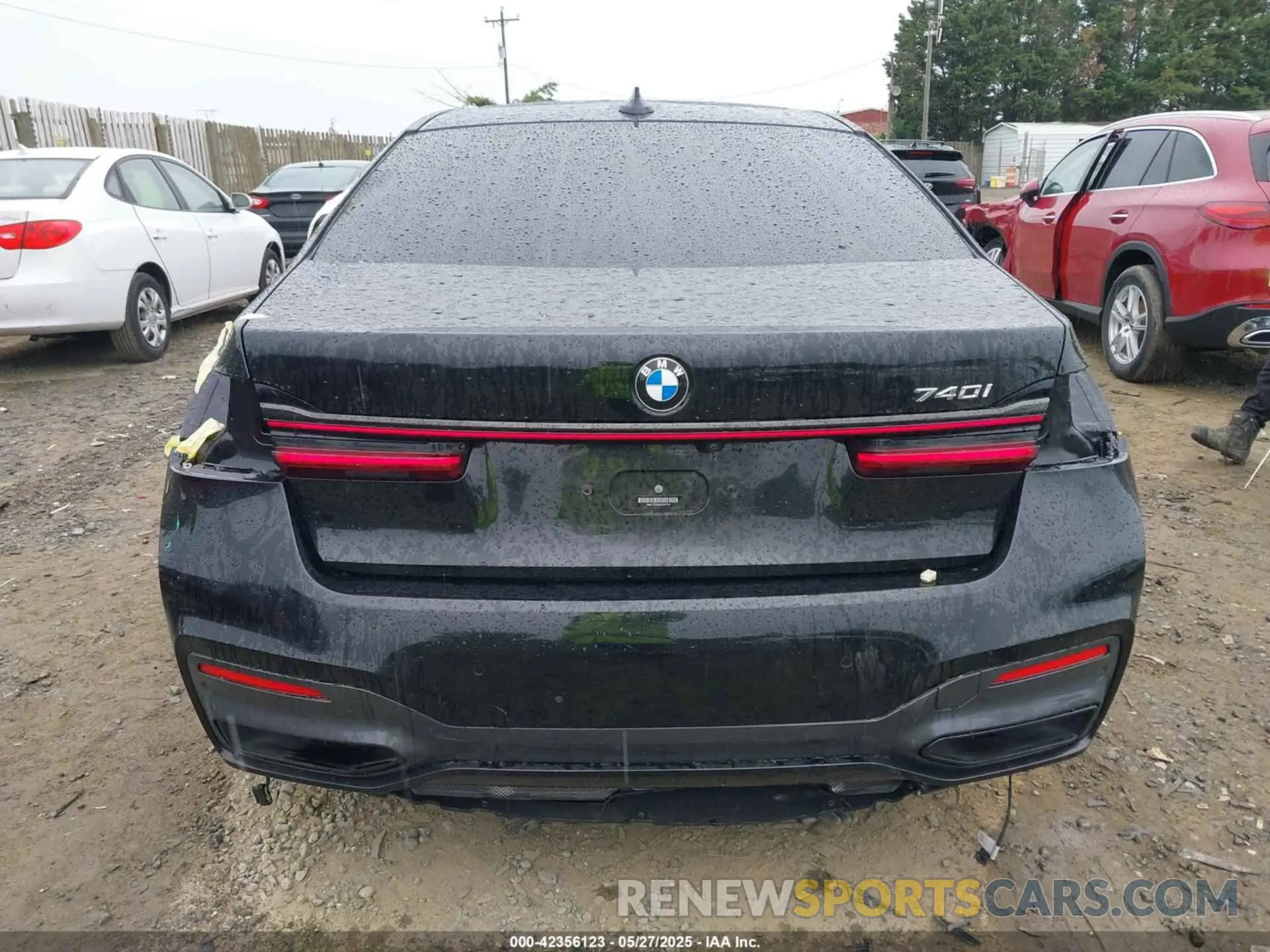 17 Photograph of a damaged car WBA7T2C06NCH07316 BMW 740 2022