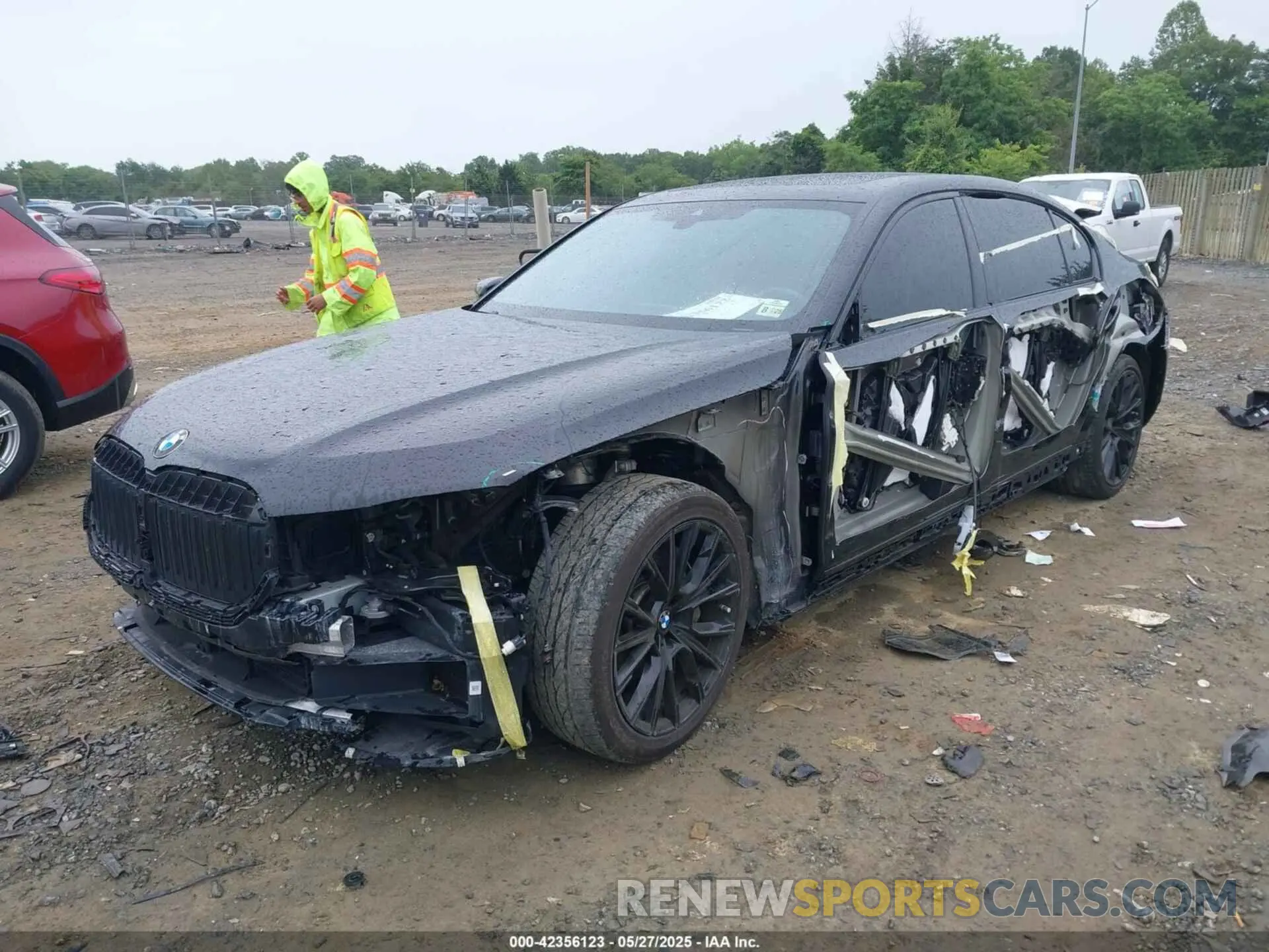 2 Photograph of a damaged car WBA7T2C06NCH07316 BMW 740 2022