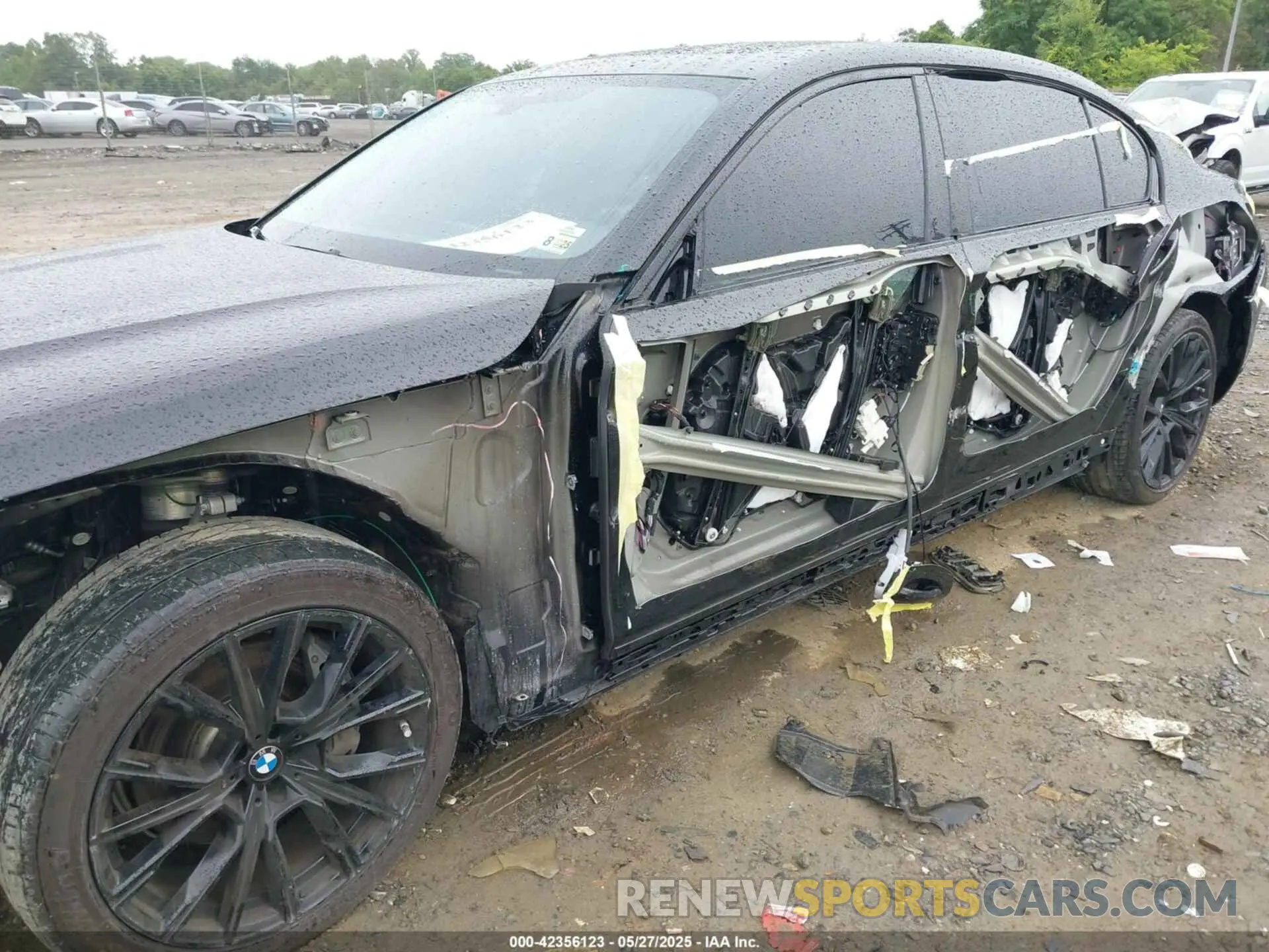 6 Photograph of a damaged car WBA7T2C06NCH07316 BMW 740 2022