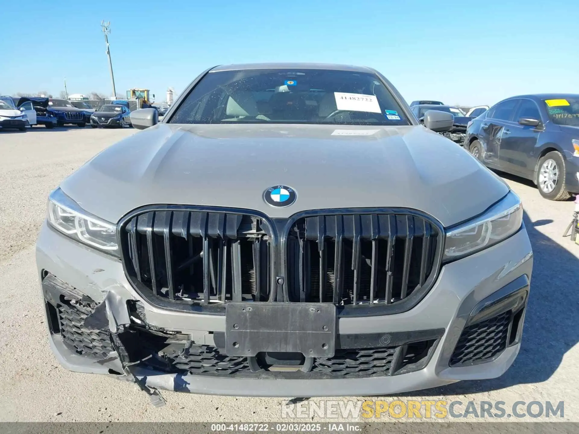 13 Photograph of a damaged car WBA7T2C06NCK24468 BMW 740 2022