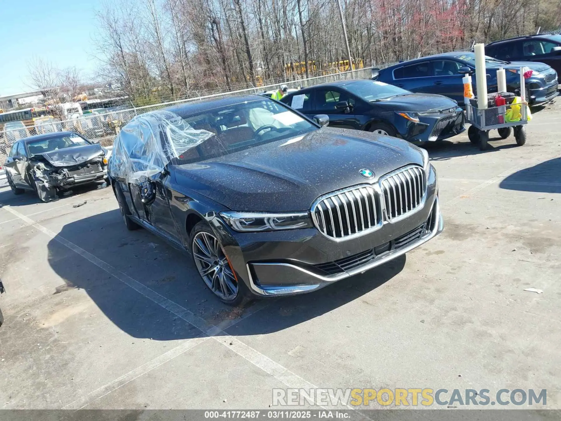 1 Photograph of a damaged car WBA7T2C07NCH14971 BMW 740 2022