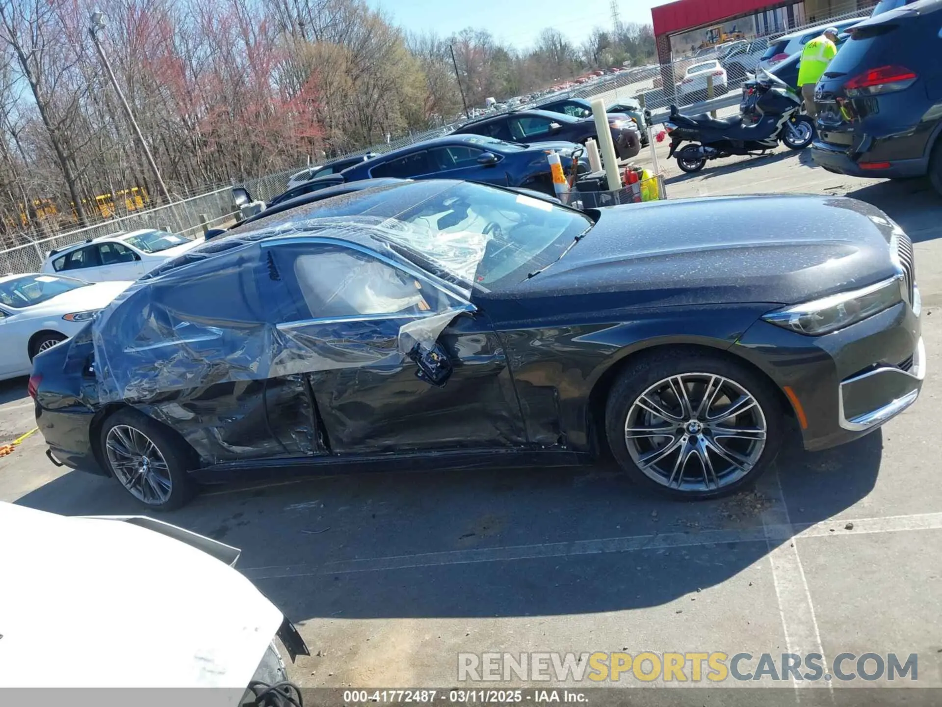 14 Photograph of a damaged car WBA7T2C07NCH14971 BMW 740 2022