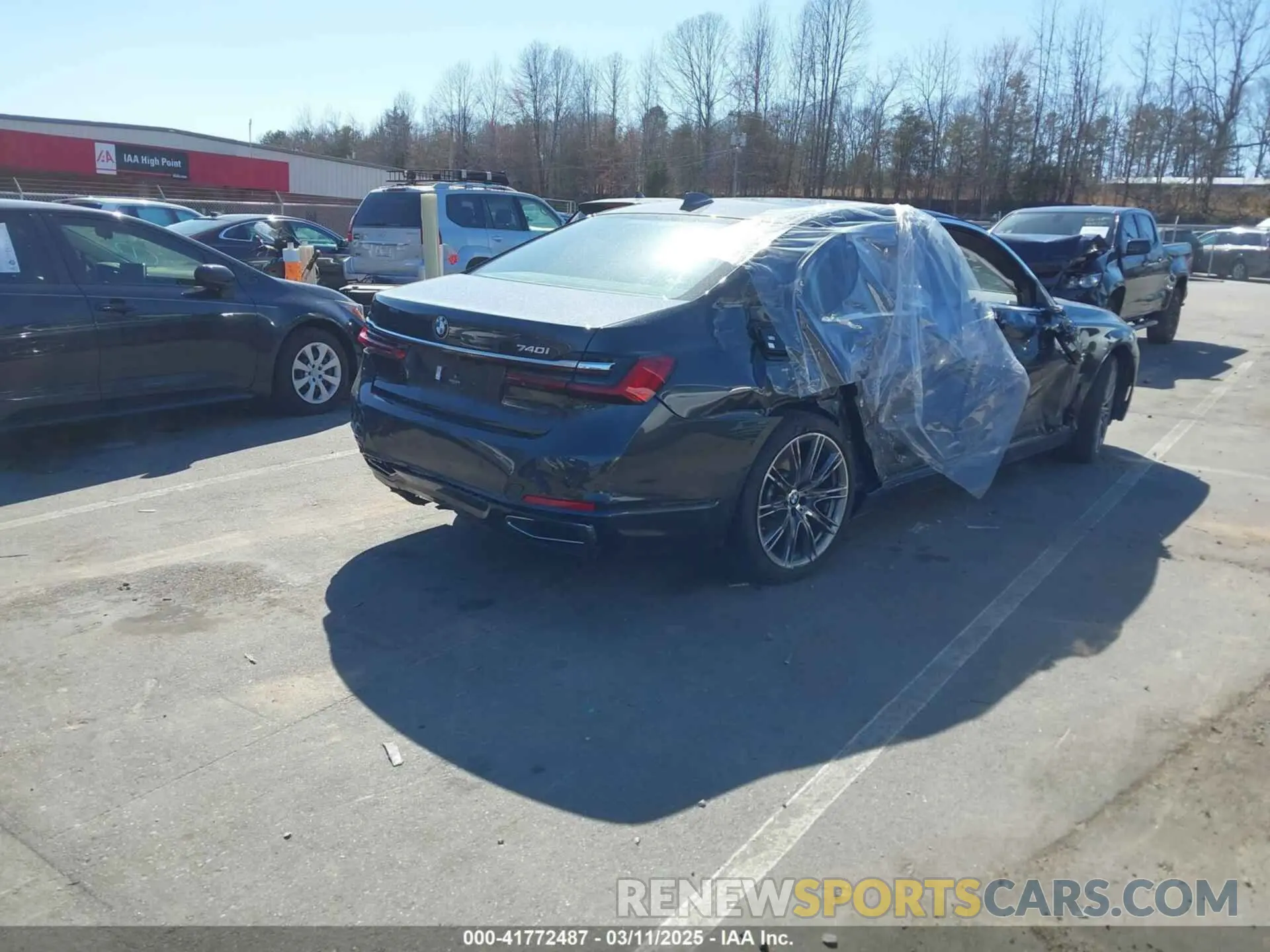 4 Photograph of a damaged car WBA7T2C07NCH14971 BMW 740 2022