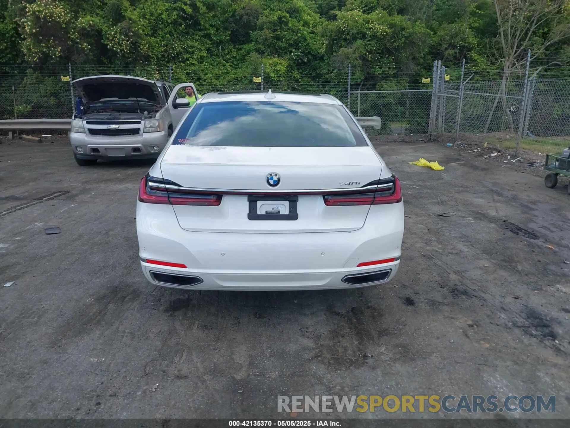 16 Photograph of a damaged car WBA7T2C08NCG88476 BMW 740 2022