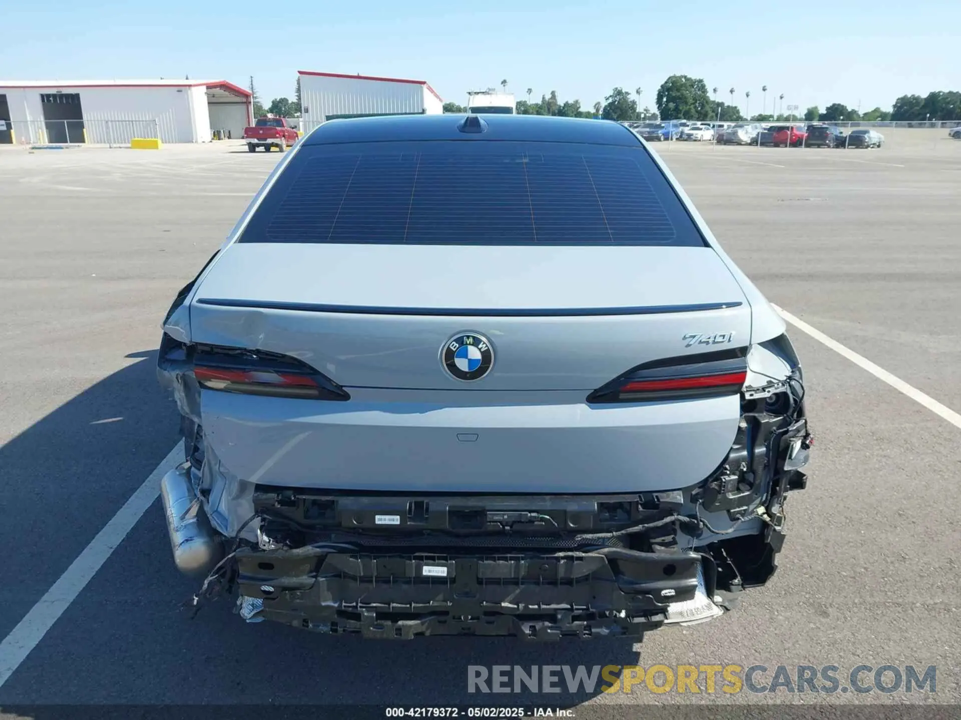 17 Photograph of a damaged car WBA23EH01PCM45774 BMW 740 2023