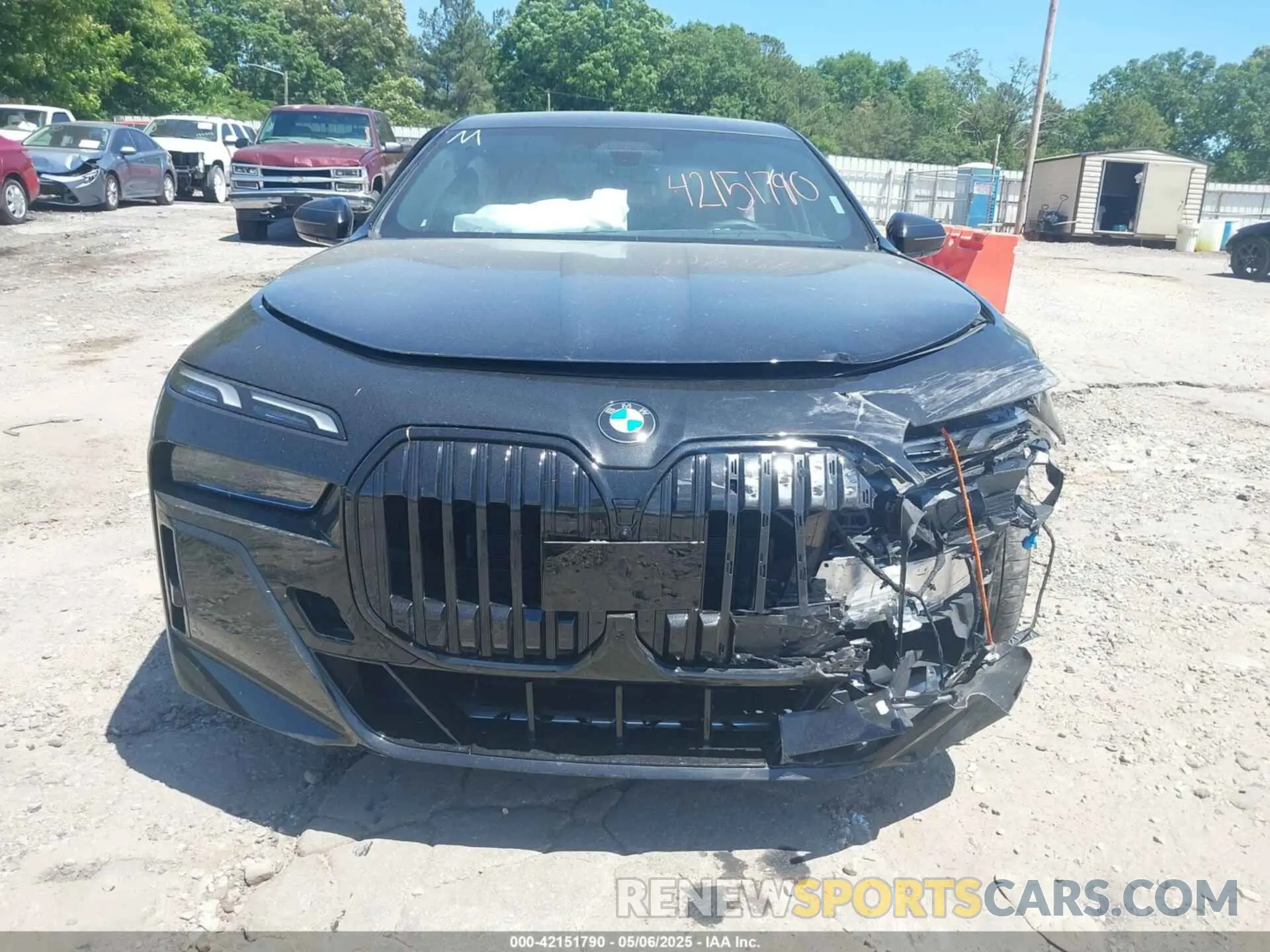 12 Photograph of a damaged car WBA23EH01PCN58267 BMW 740 2023