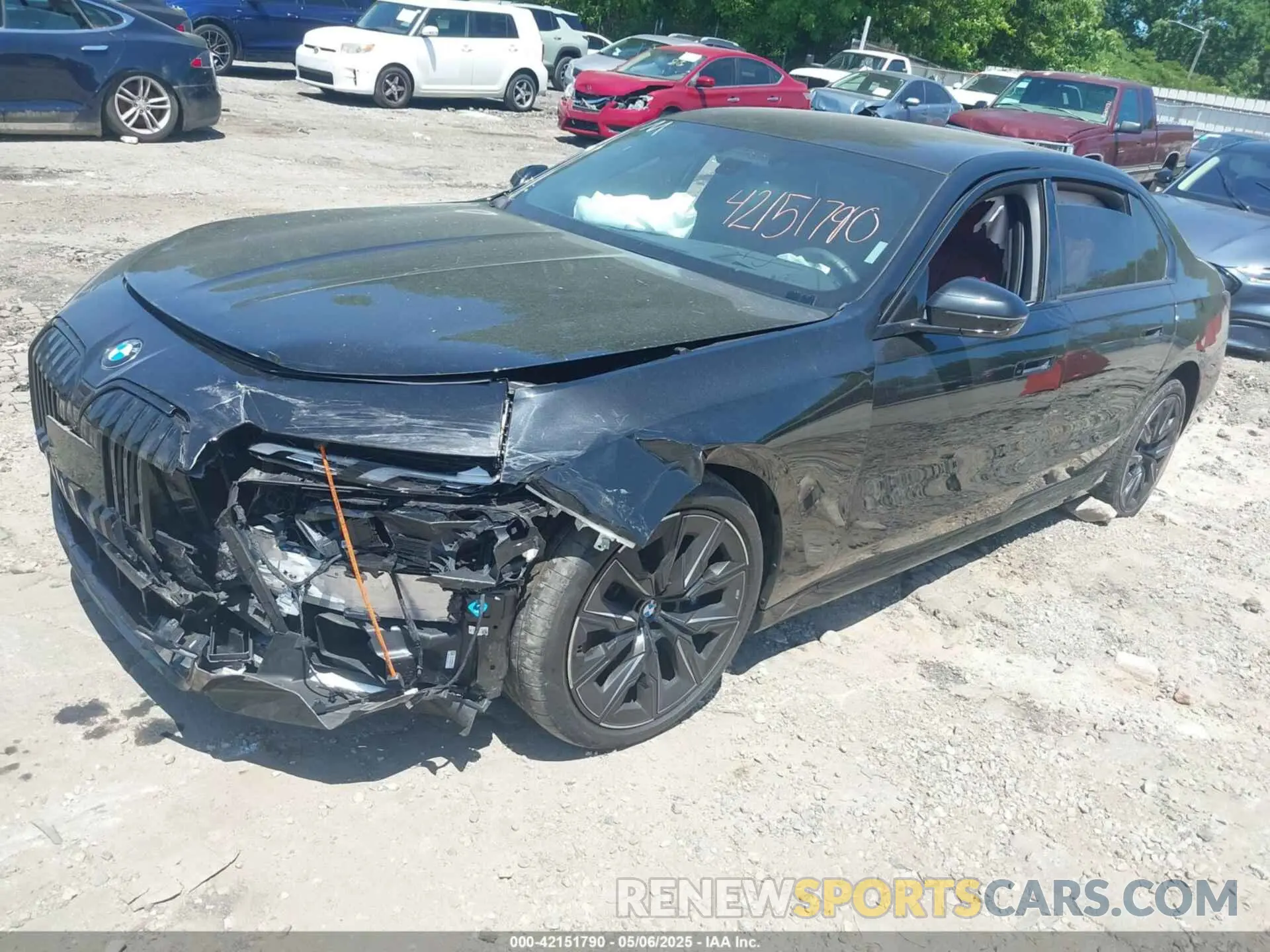 2 Photograph of a damaged car WBA23EH01PCN58267 BMW 740 2023