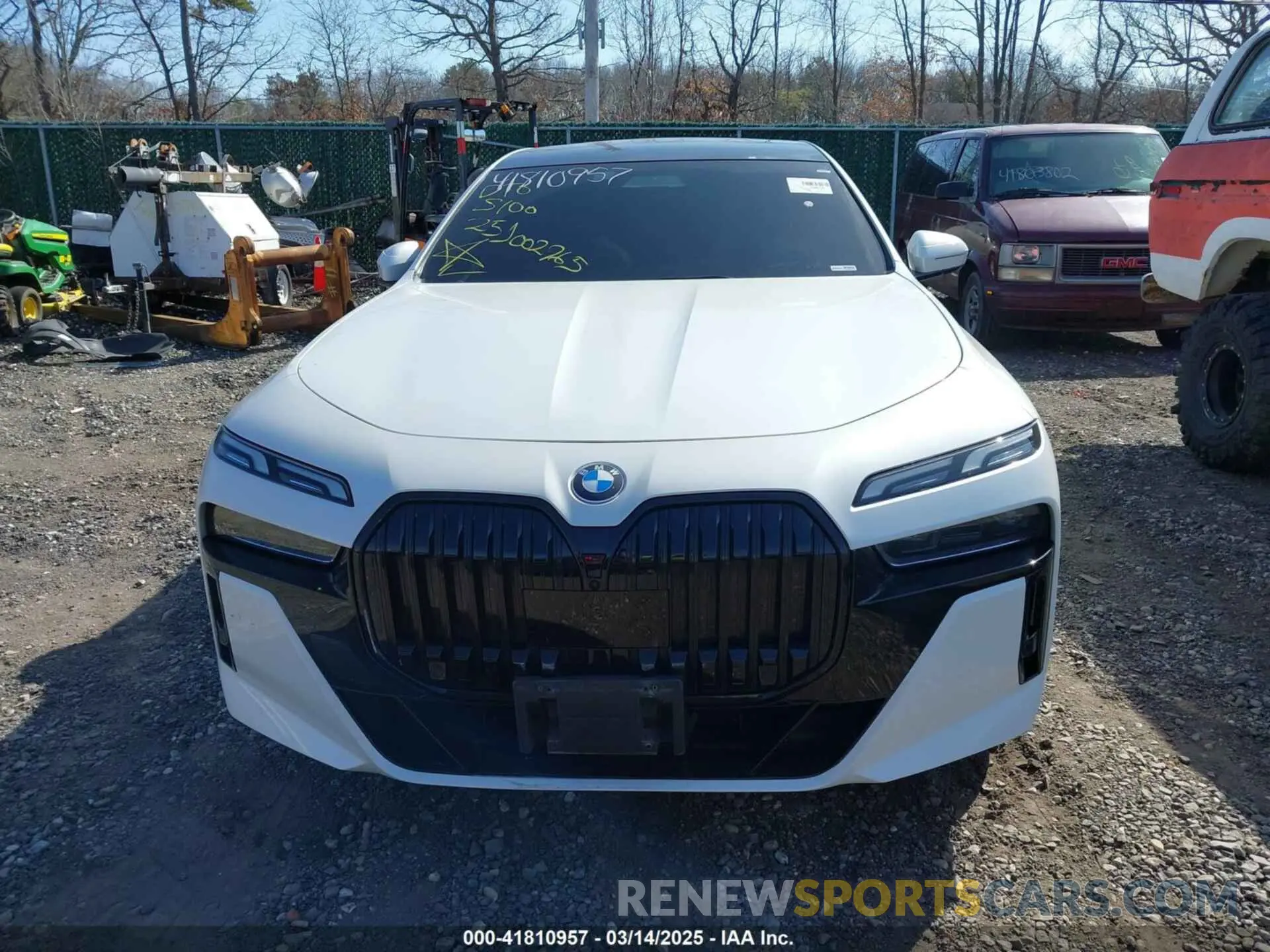 11 Photograph of a damaged car WBA23EH08PCM45772 BMW 740 2023
