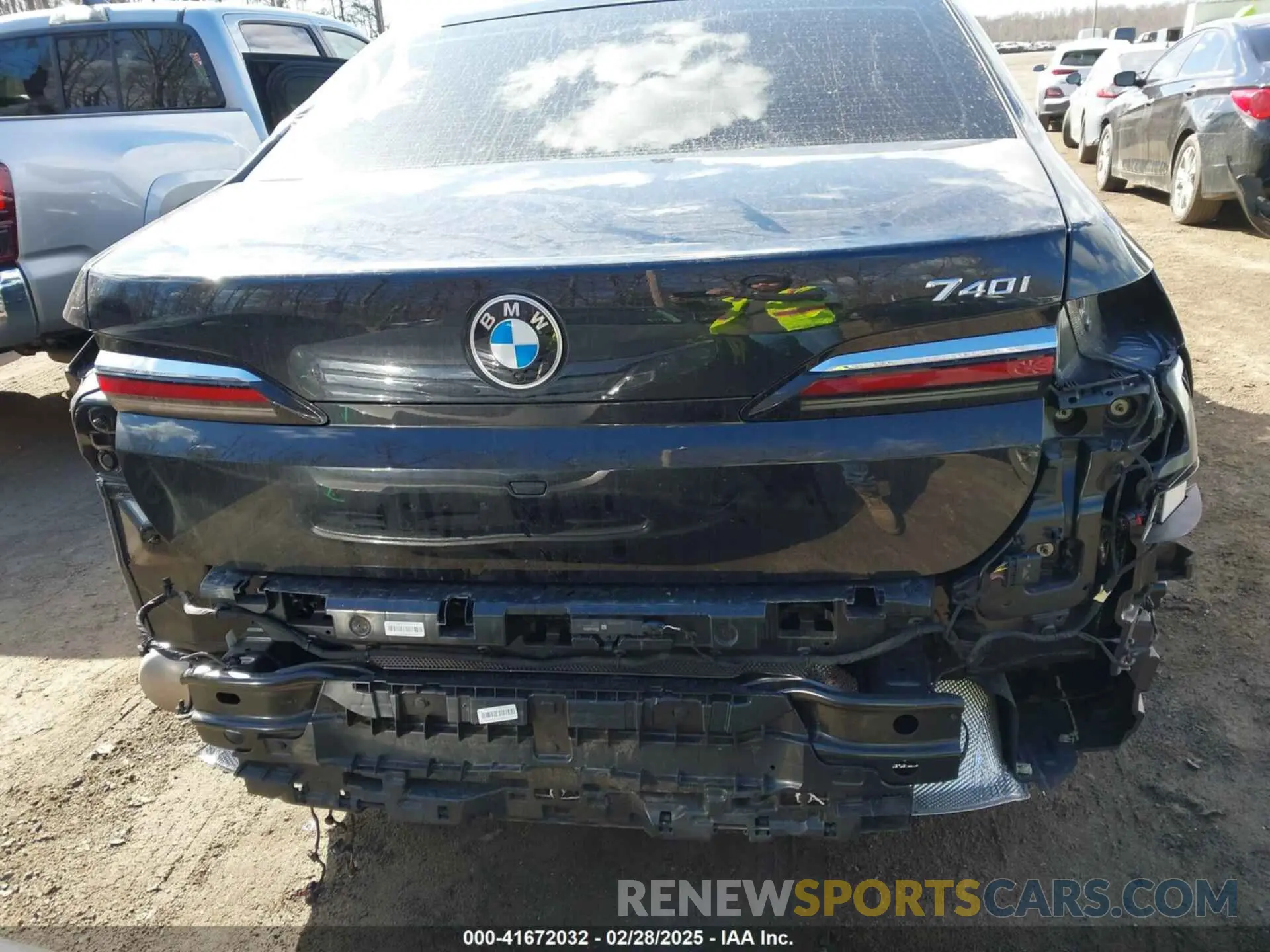 17 Photograph of a damaged car WBA23EH0XPCM66798 BMW 740 2023