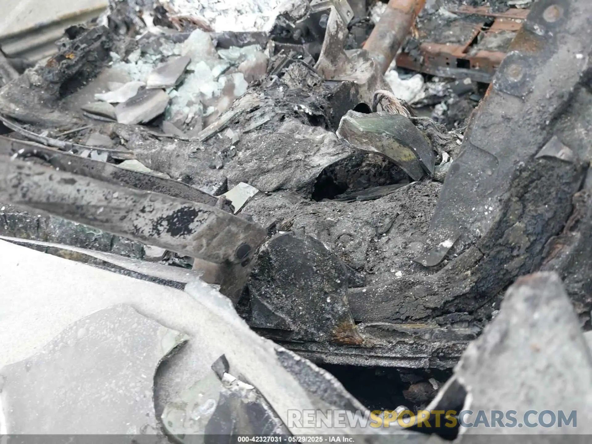9 Photograph of a damaged car WBA33EH0XRCS31602 BMW 740 2024